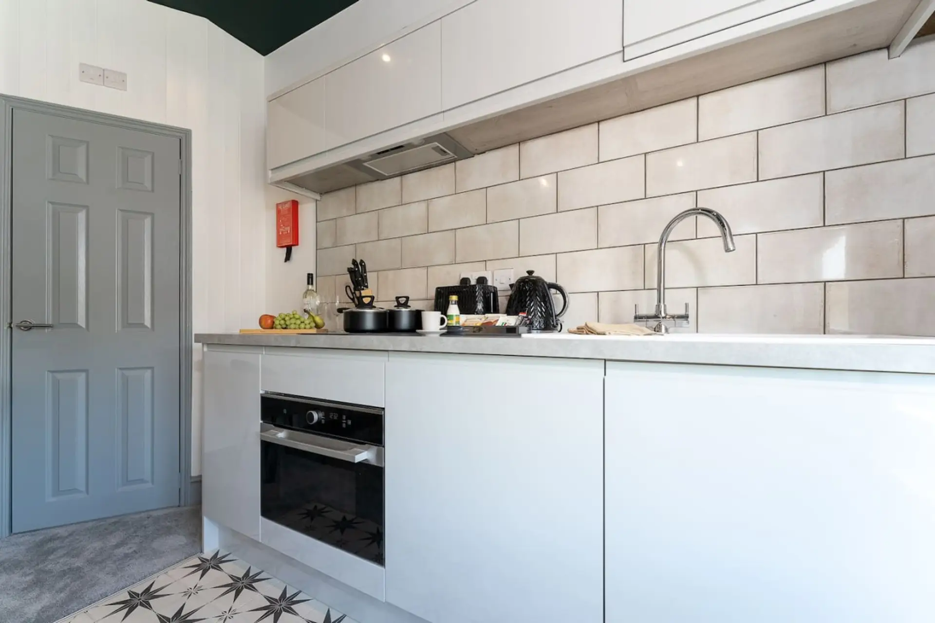 Well-equipped kitchen in the studio