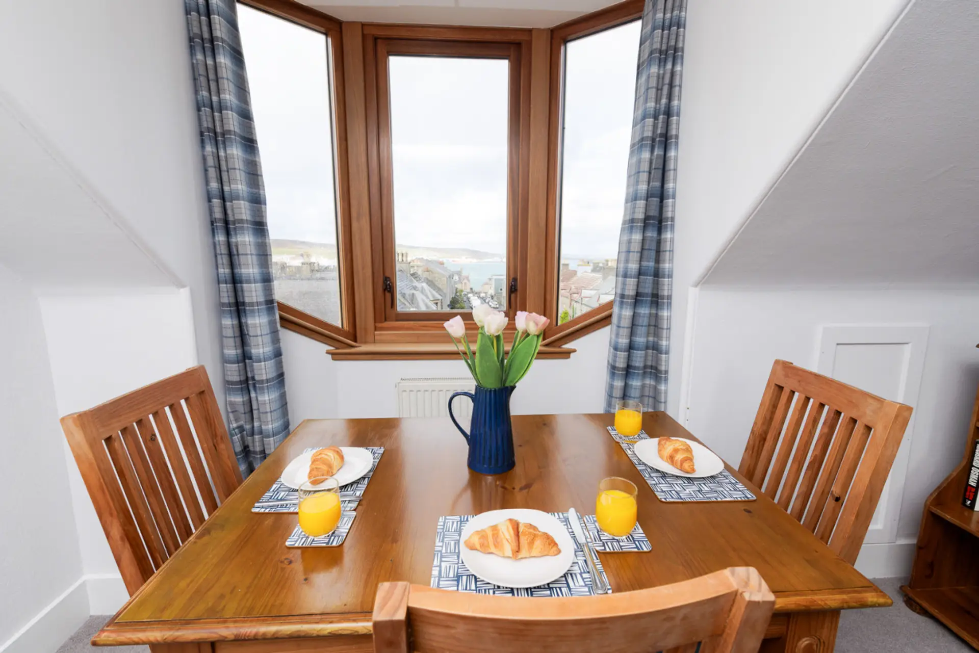 Dining area with bay window