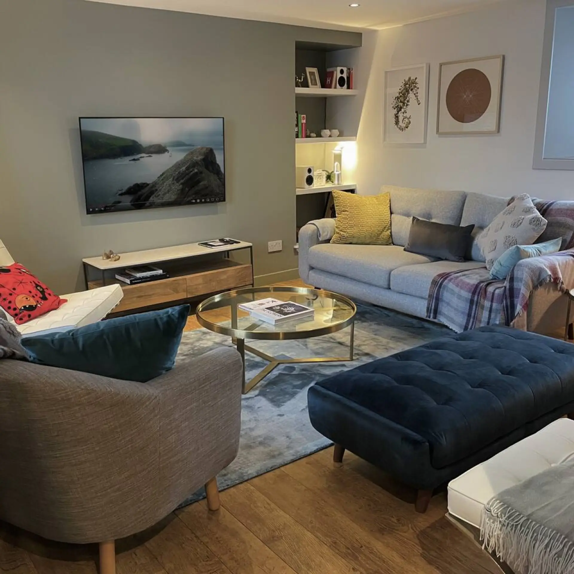 Cosy living space with comfy sofas