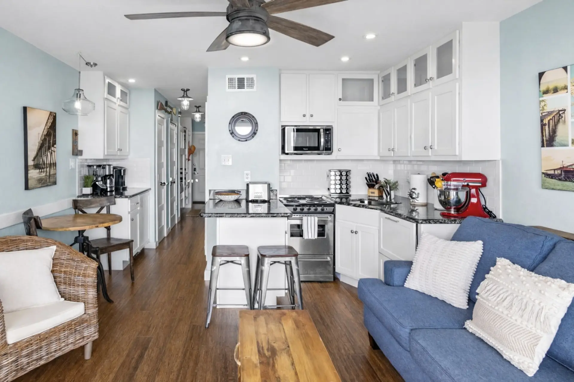 Open-concept coastal condo steps from Galveston Seawall