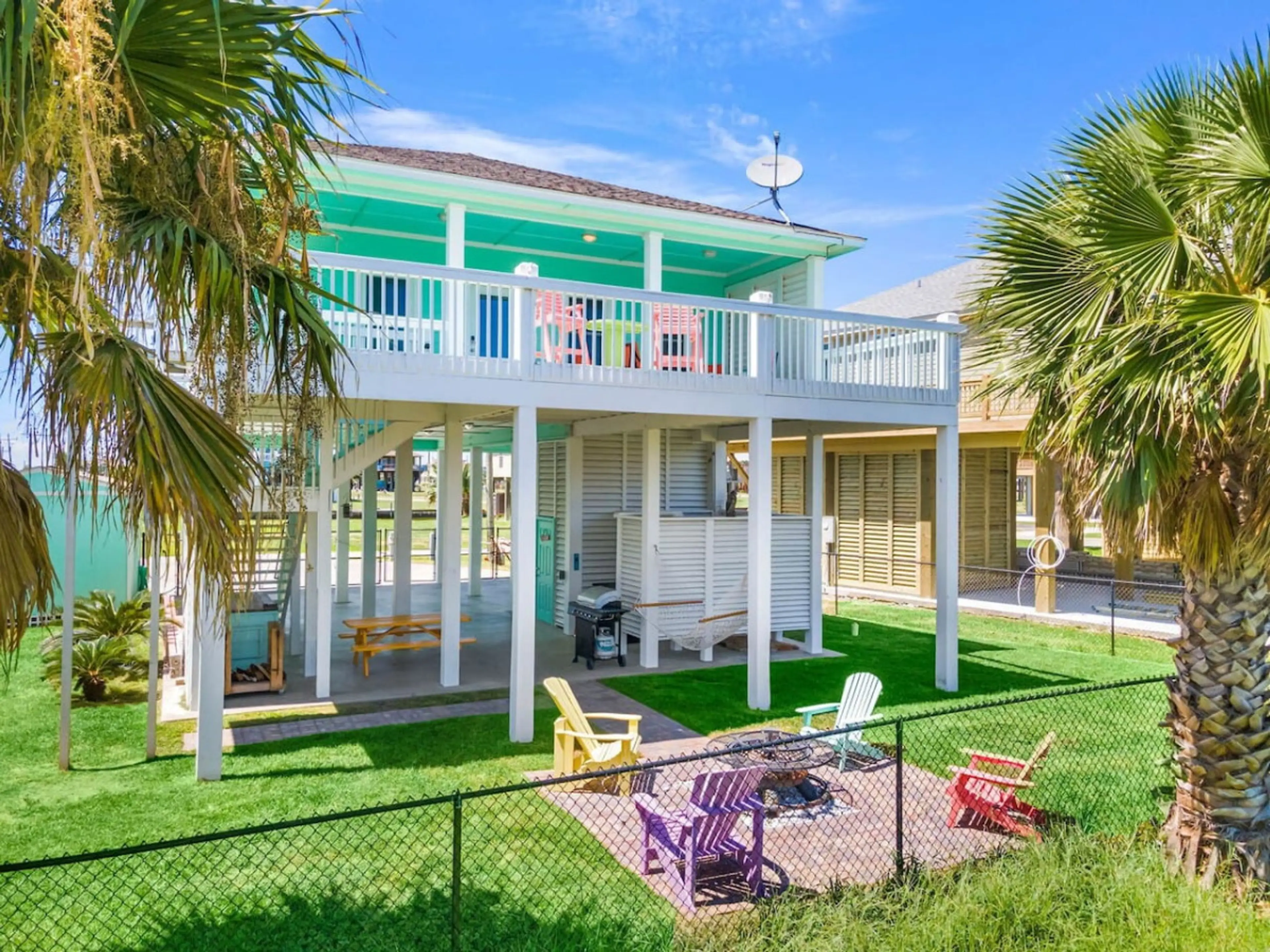Your beachy oasis away from home... Coastal Hourglass!