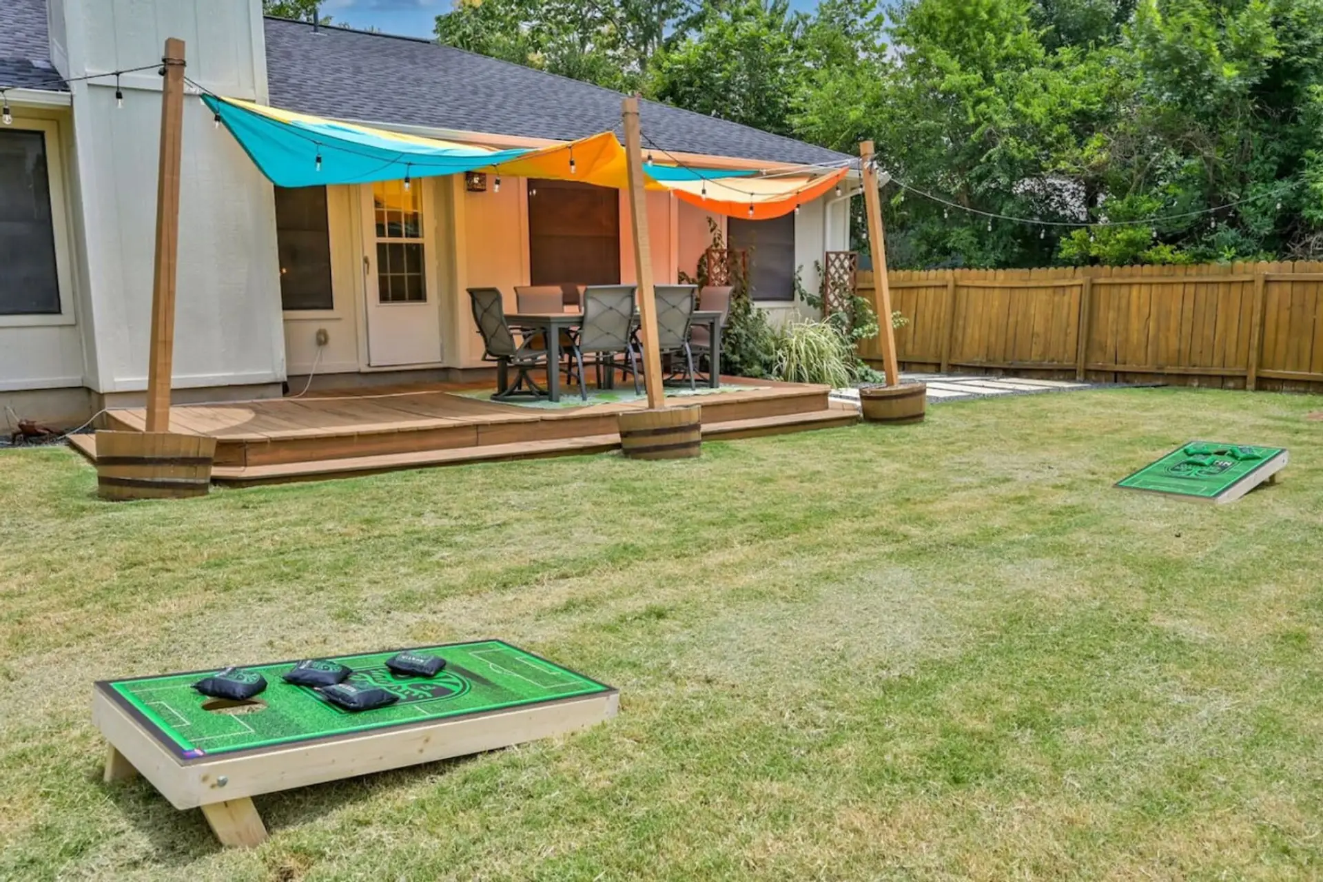 Private fenced yard for pets + outdoor games in Austin