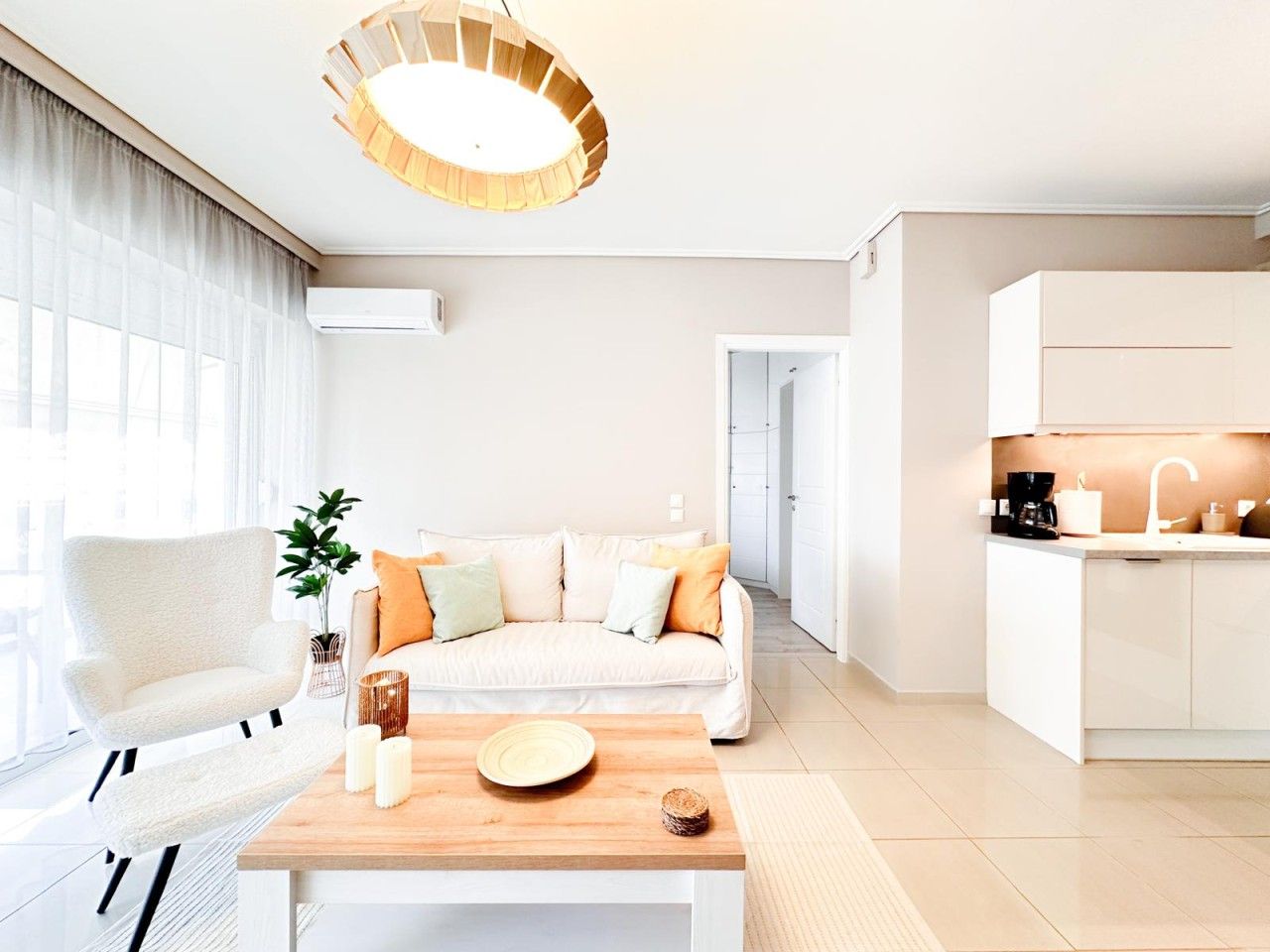 Bright Modern Retreat, 1BR apartment in Alimos, Athens, operated by Cheez Hospitality