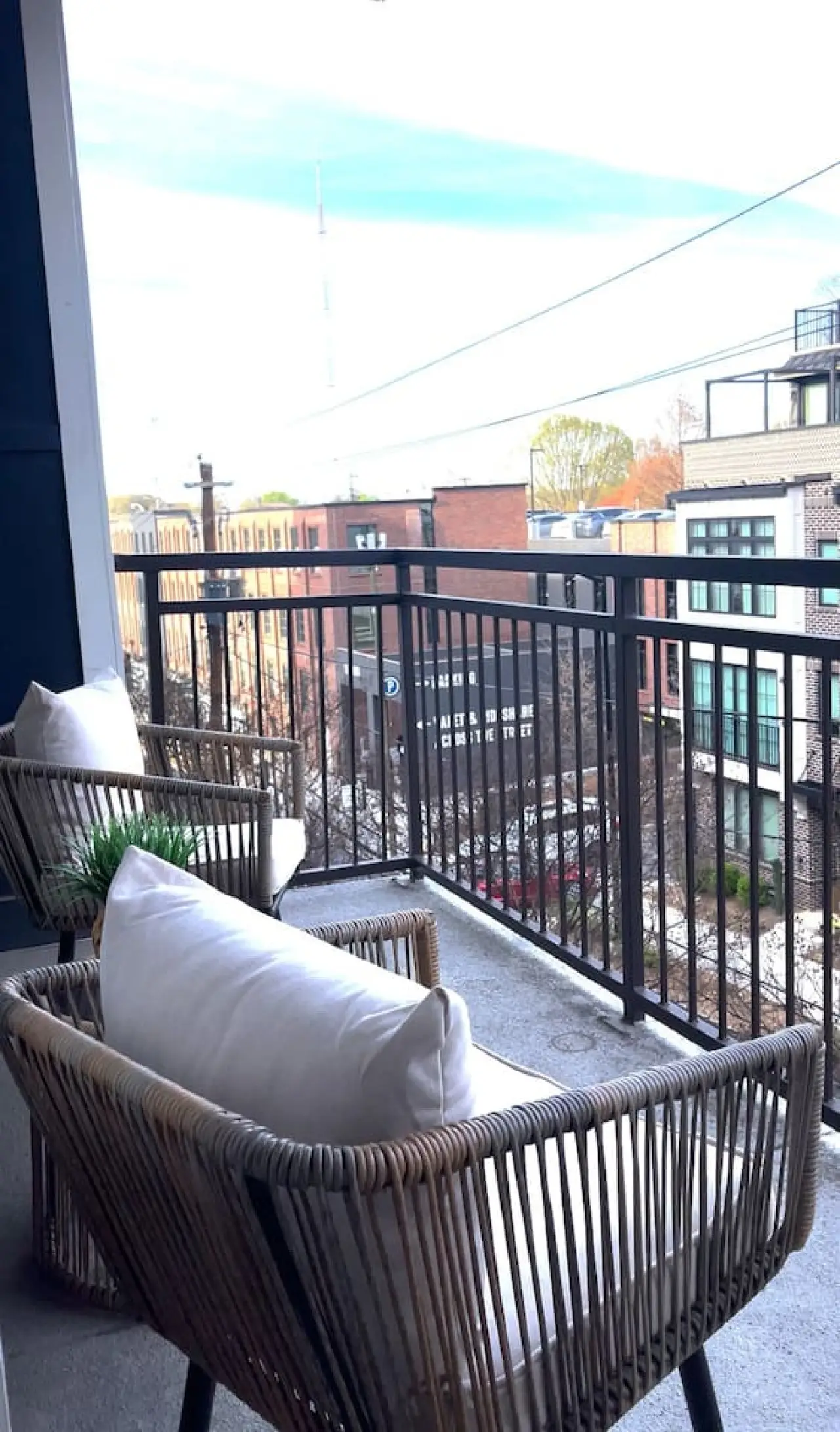 
							Atlanta Beltline Luxury Suite - Image 25									
