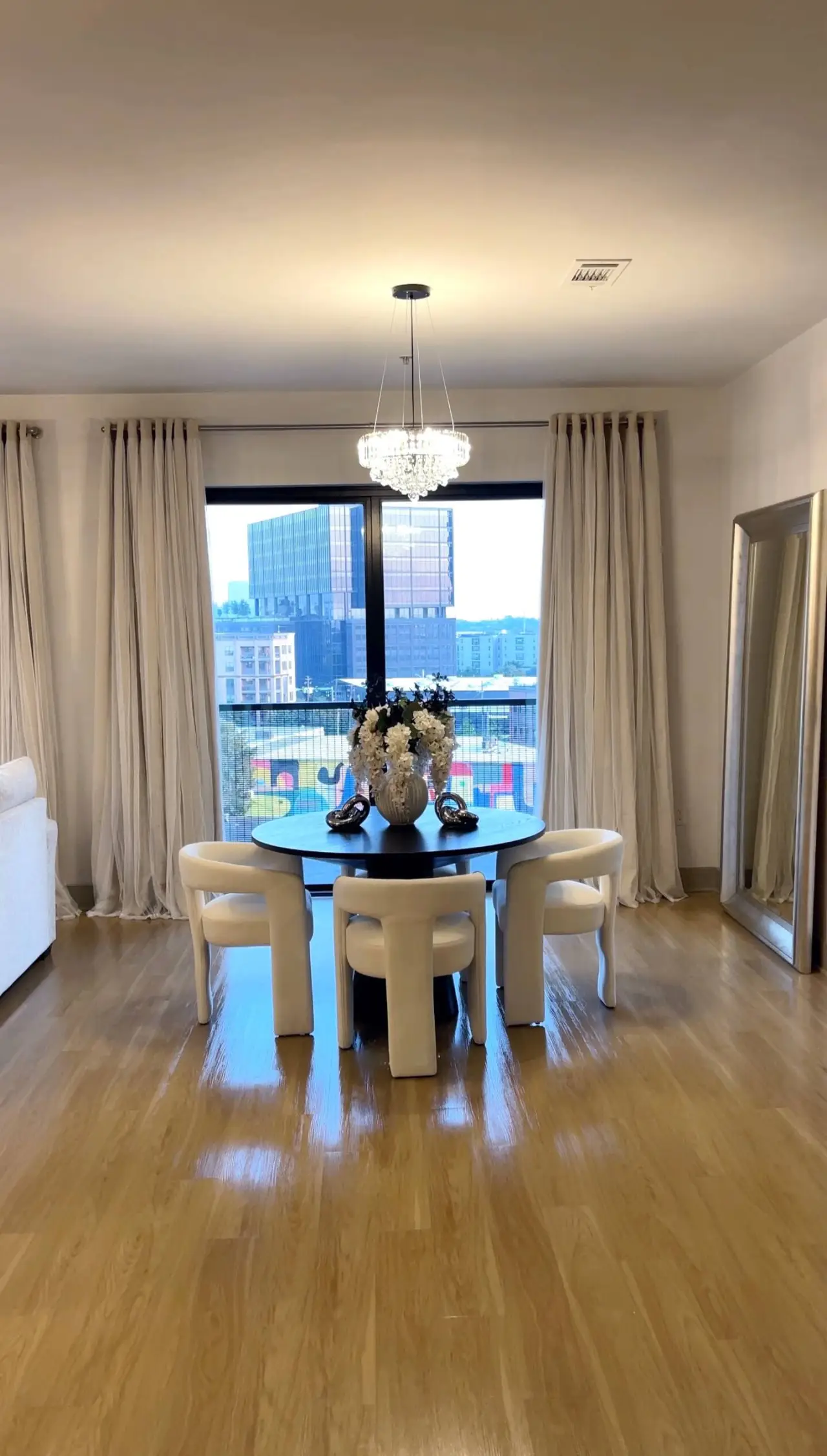 
							Midtown Atlanta Luxury Suite - Image 11									