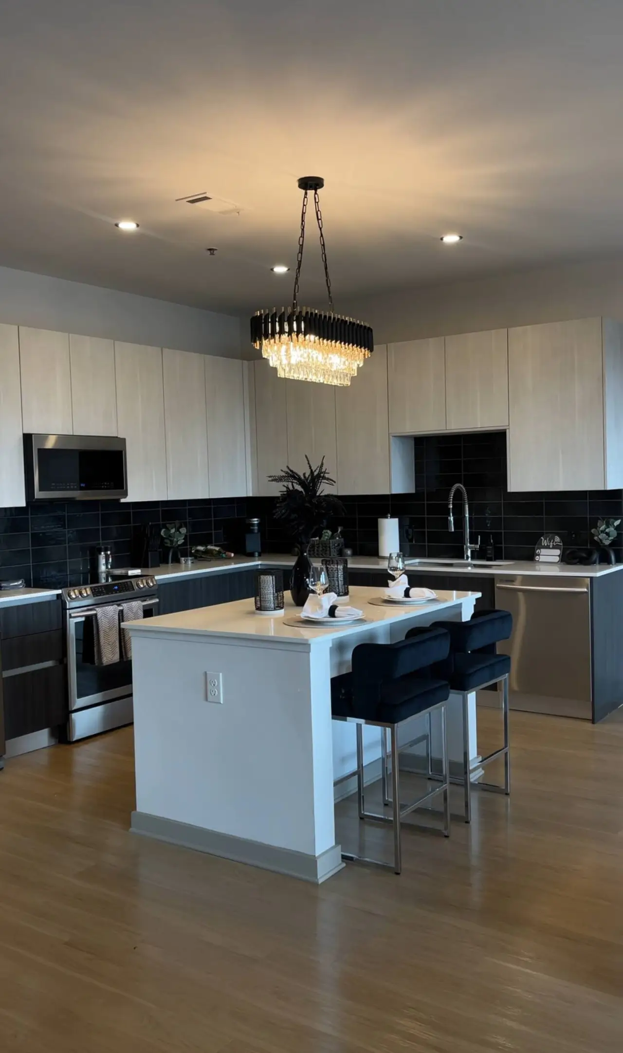 Midtown Atlanta Luxury Suite - Image 5