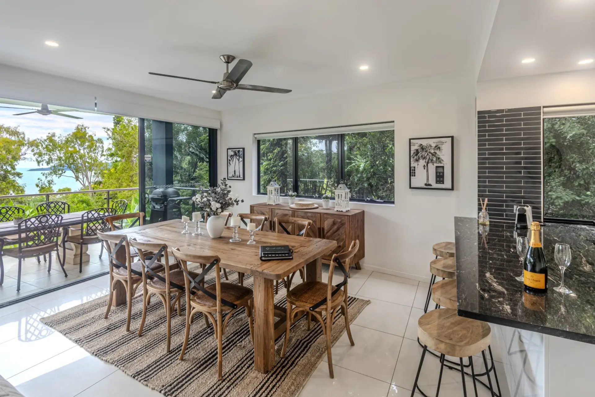 Pinnacle 7 - Dining