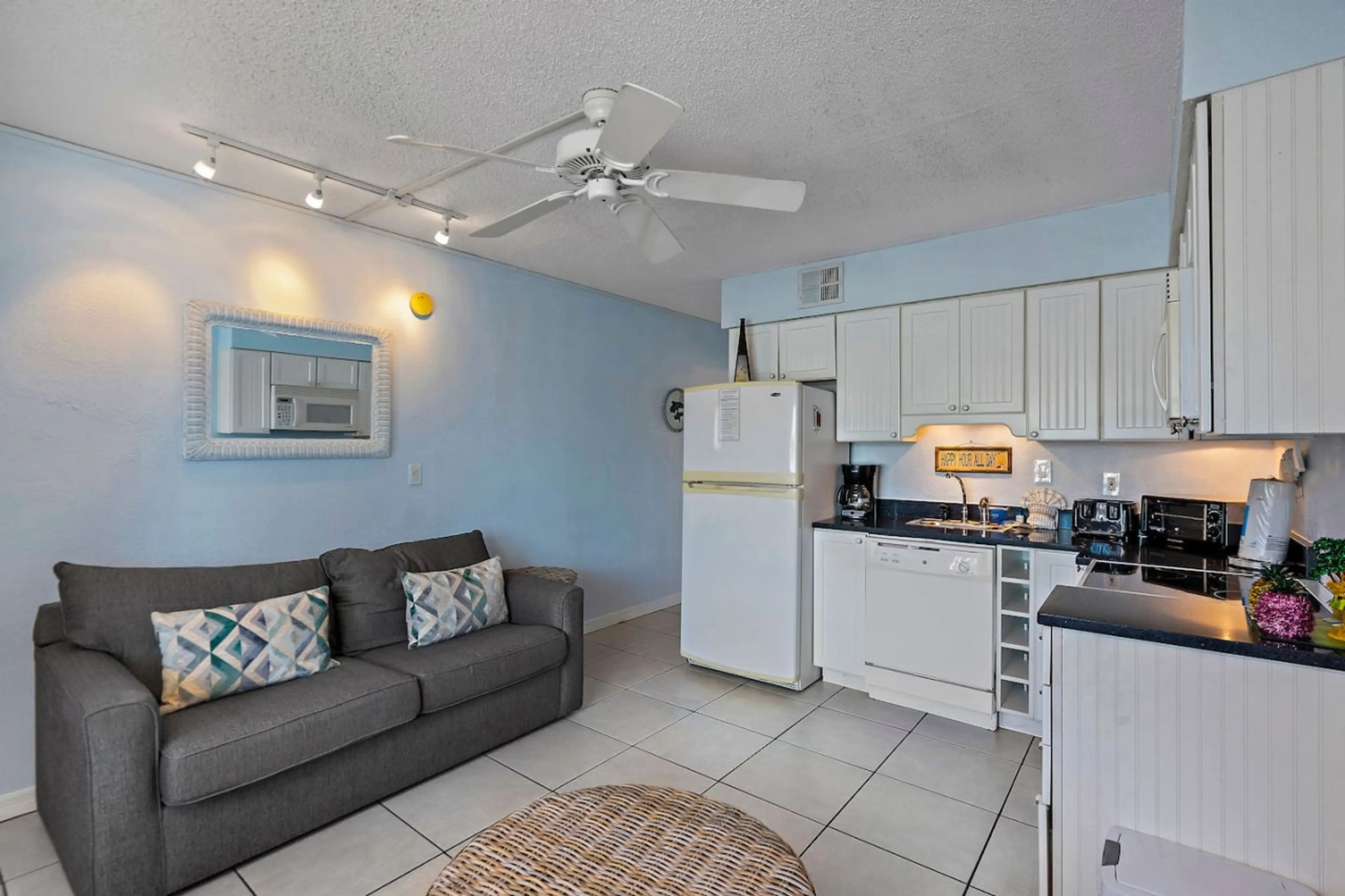 Living Room/Kitchen