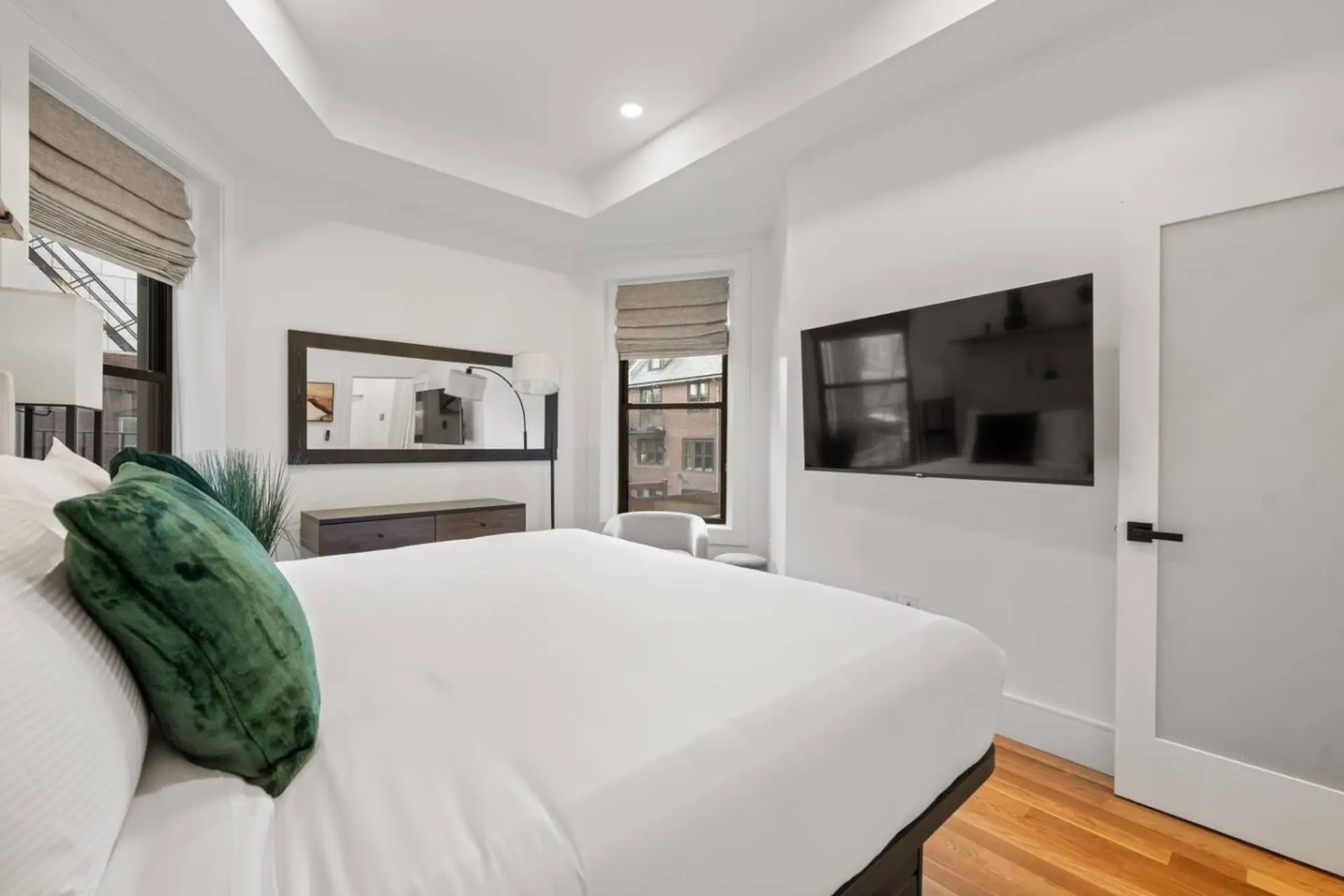 Bedroom – King Bed & TV