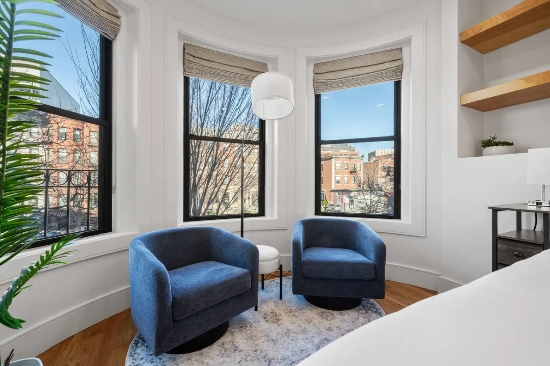 Amazing city views from the large bay windows in the sitting area