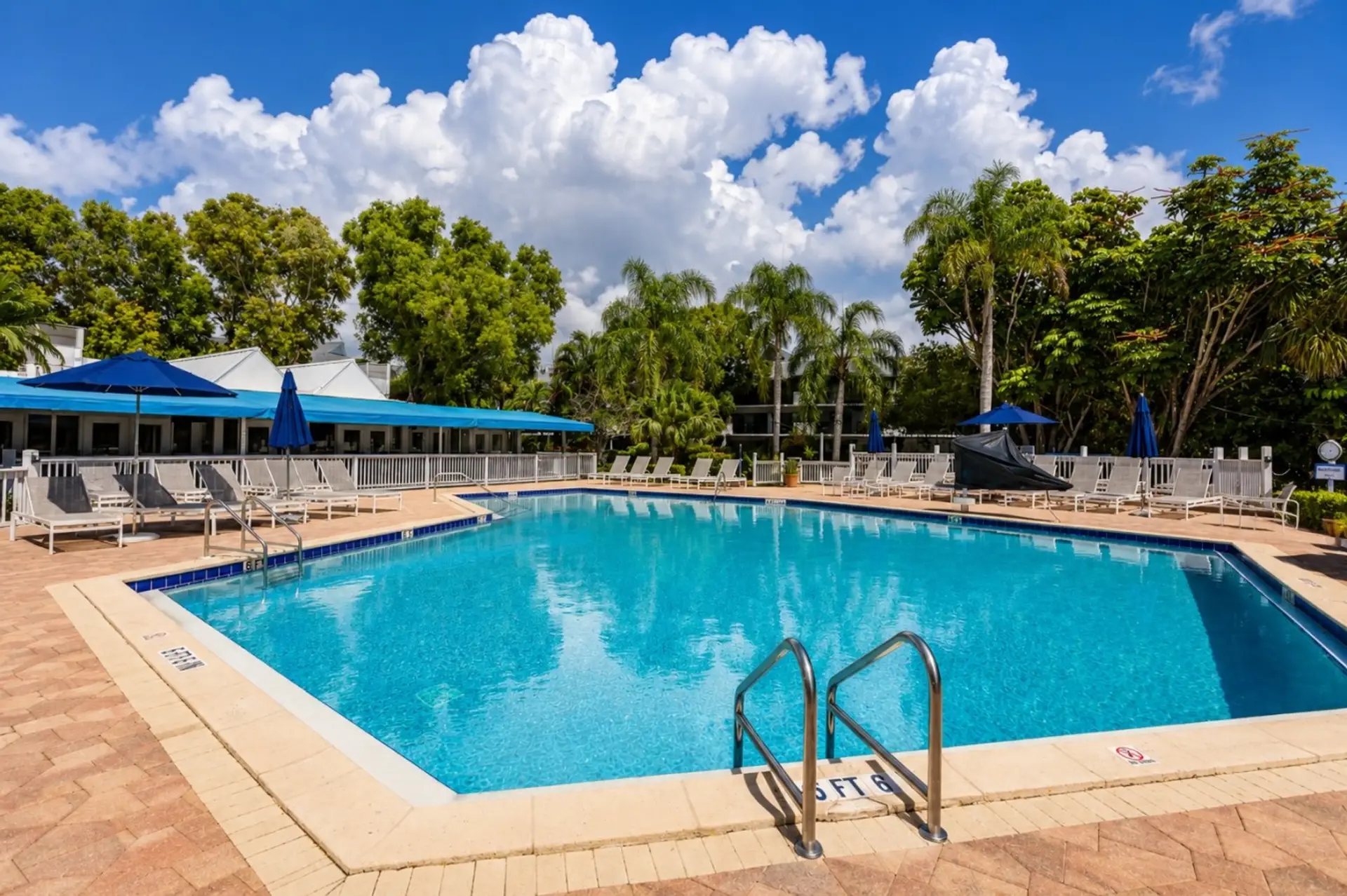 Relax by the pool in the Sunlounges.