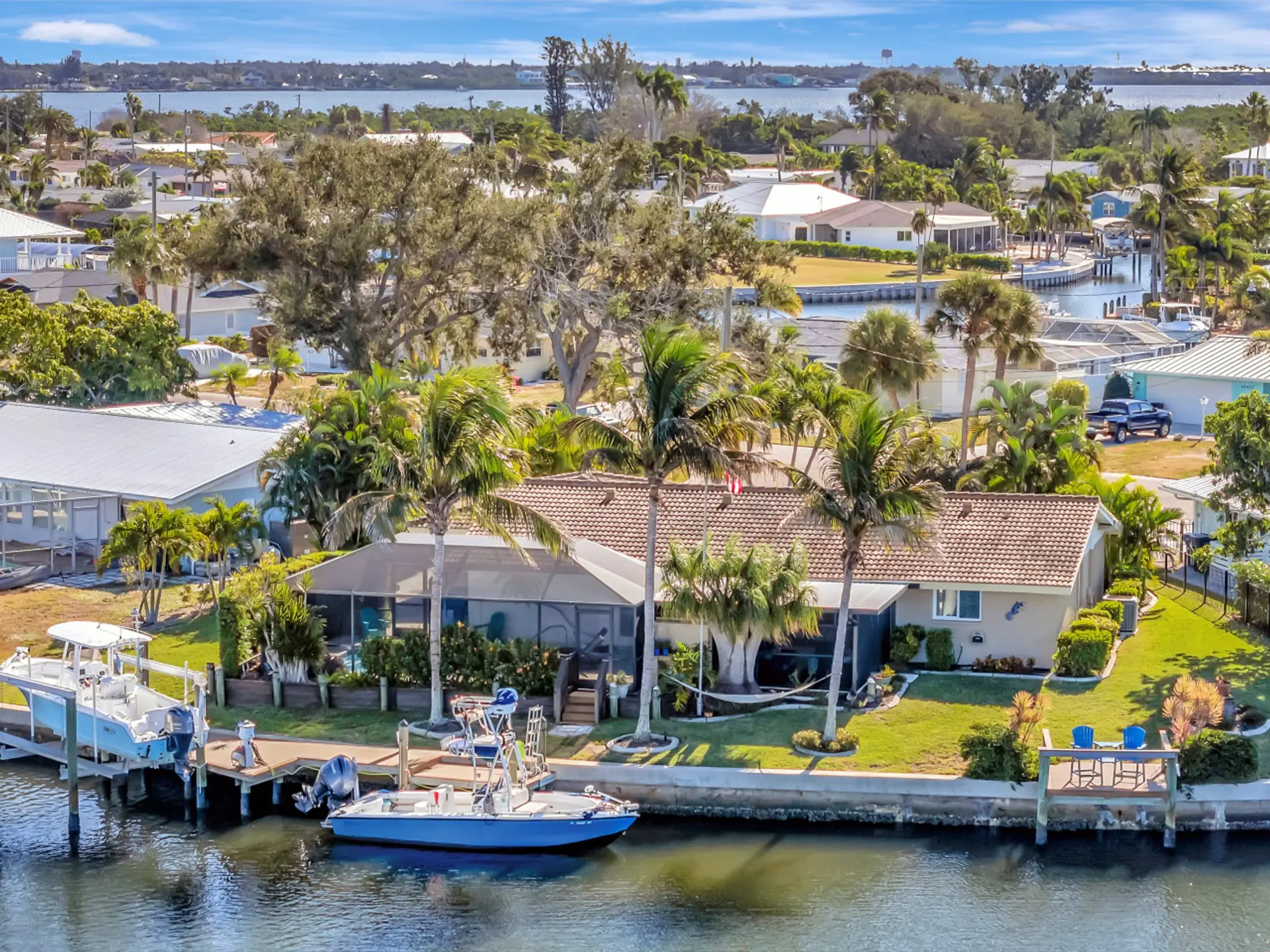 Waterfront with Incredible Views, Docks, Hammock, Serenity!