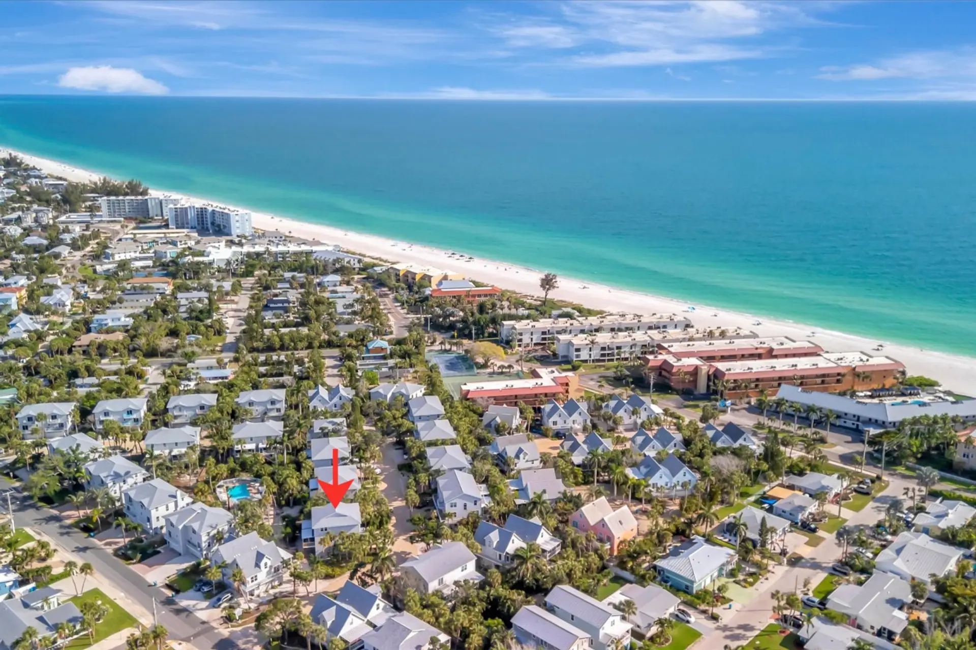 Quaint condo setting near beach and activities
