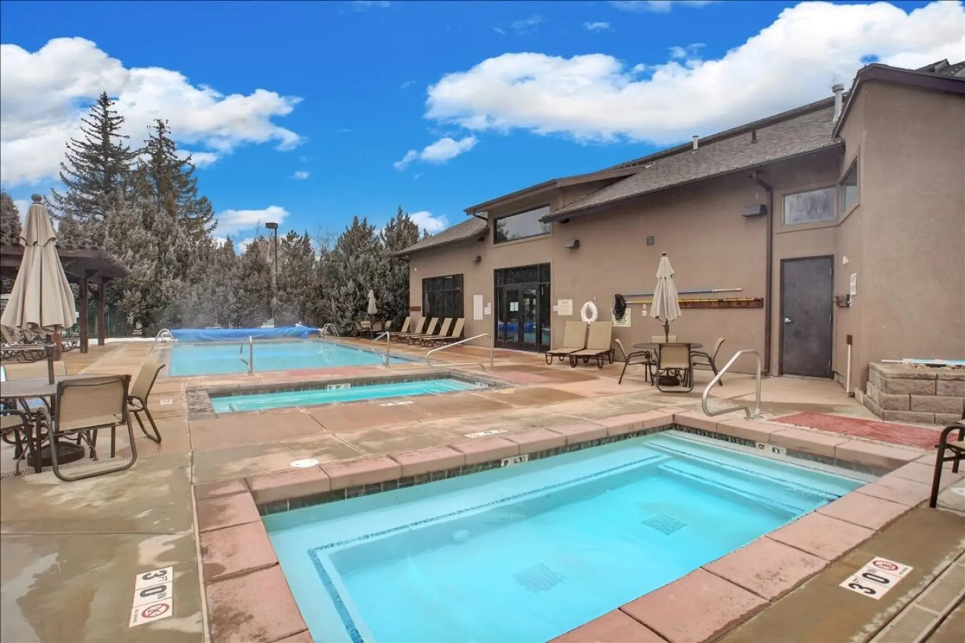 Stay in the heart of Park City at our Park Avenue Condo-access to 2 year round hot tubs, summer season pool and year round saunas