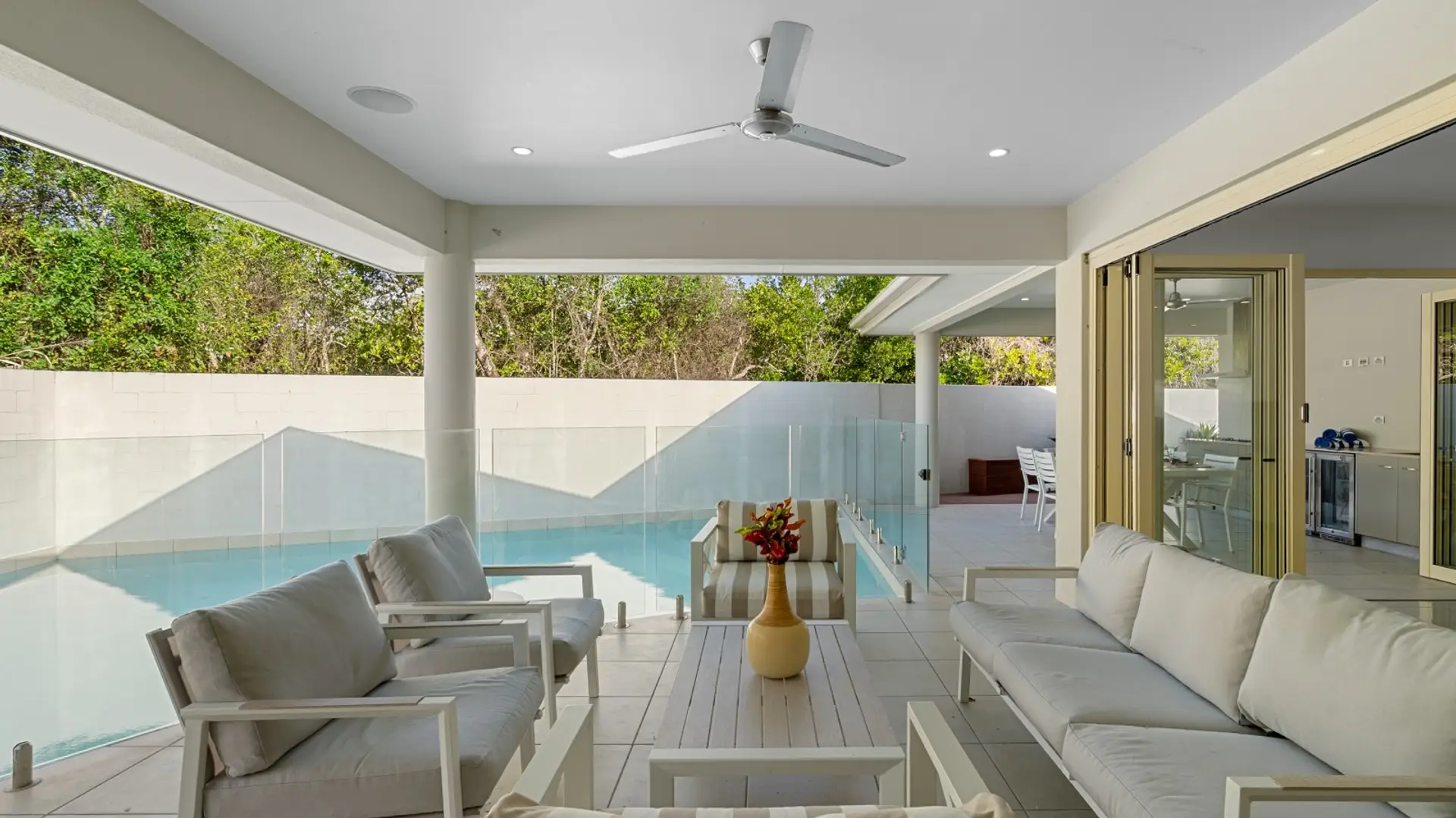 Seamless outdoor seating
