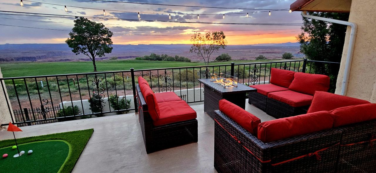 Cliff House, Views, Hot Tub, 4BR, Sleeps 16, Boat Parking, Kayaks, SUPs, Brkfst, Pool Table, Fire Pit, Golf, Air Hockey, Ping Pong, Foosball,