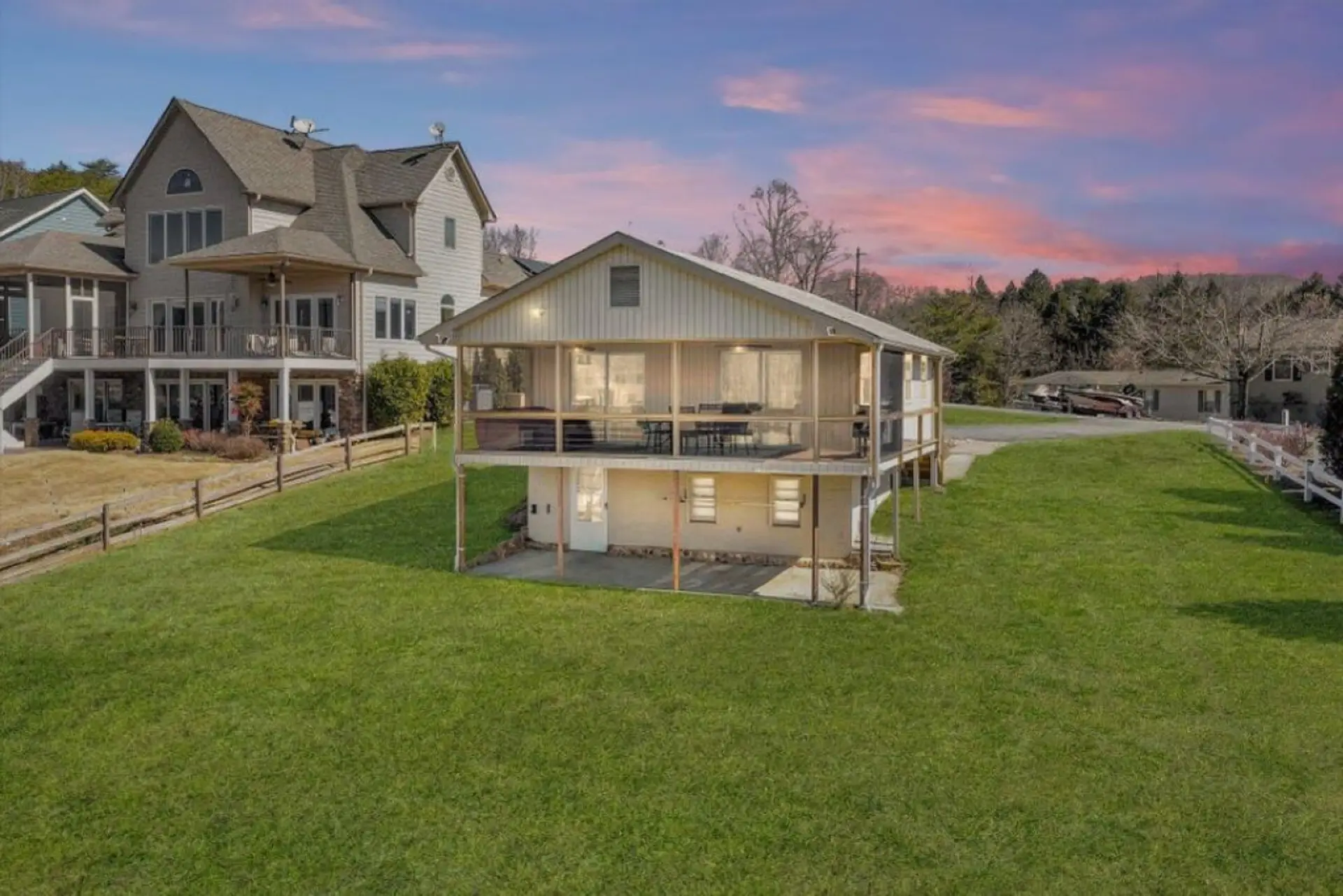 Surfiside's lakeside showing covered deck