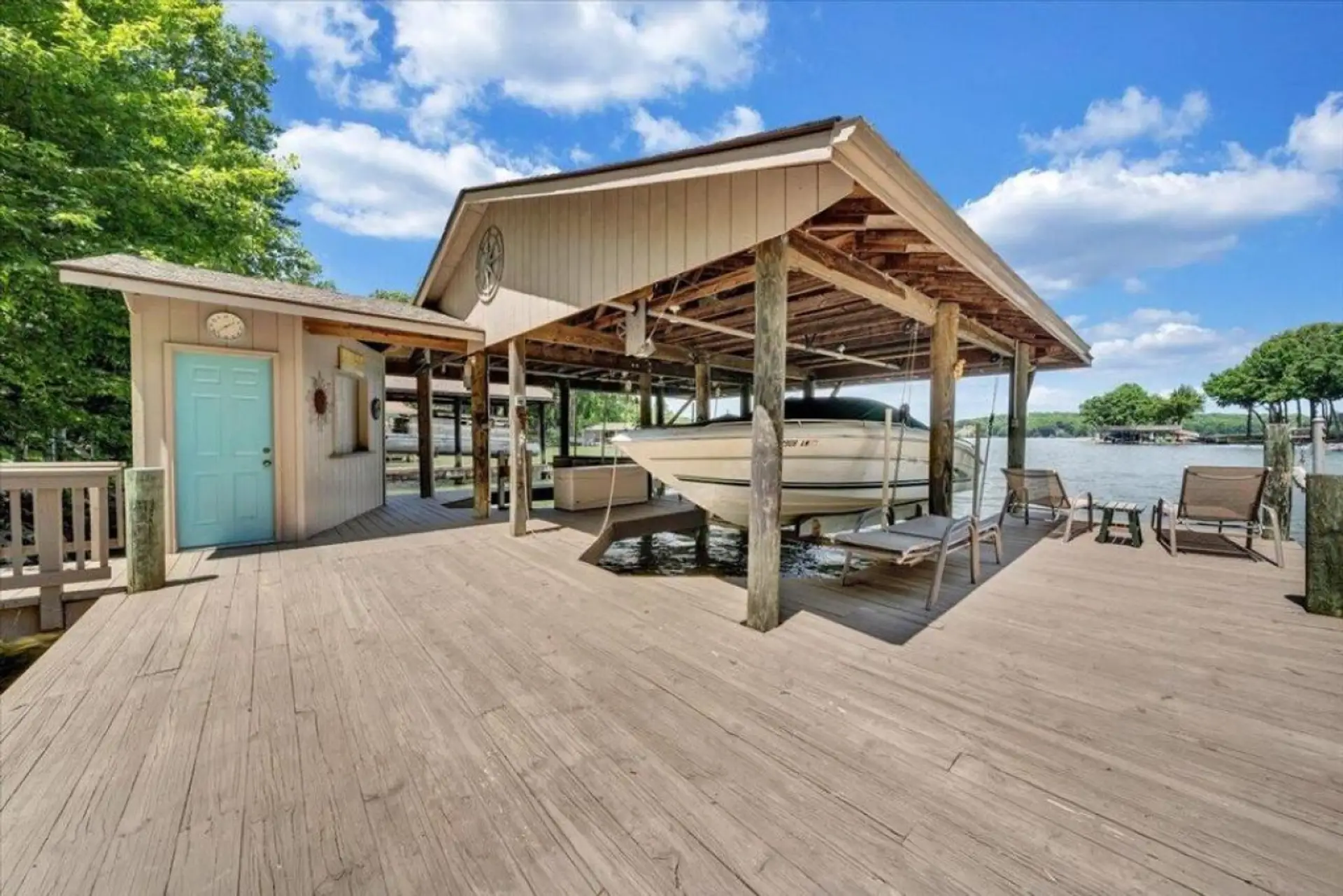 Reel Nice View - relax in comfort on the dock while enjoying serene water views.