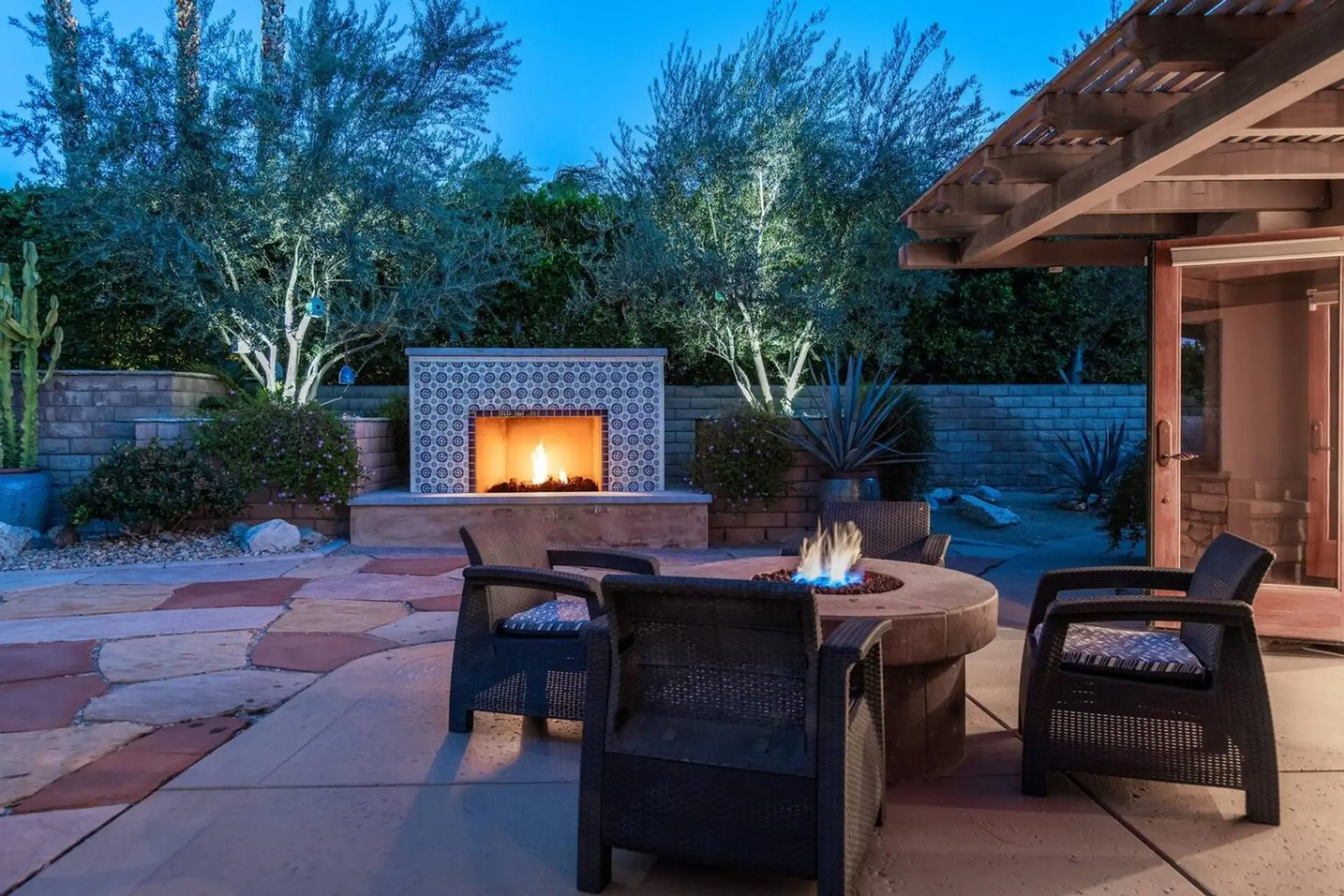Gas Grill, Fire Pit, Outdoor Fireplace