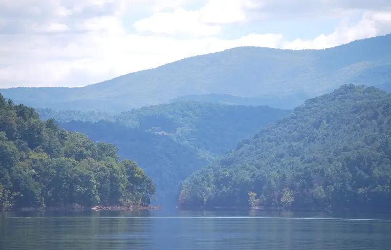 Watauga Lake gorge and mountain scenery