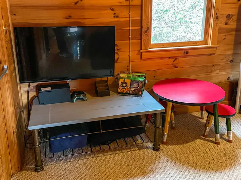 Bunk bedroom TV and Xbox gaming corner