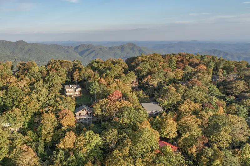 Aerial view of Legacy View Lodge in autumn
