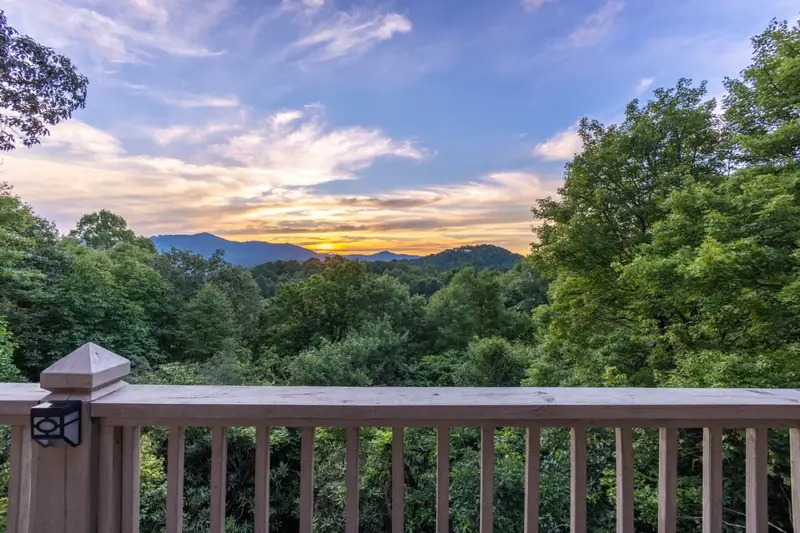 Legacy View Lodge exterior in Blowing Rock, NC