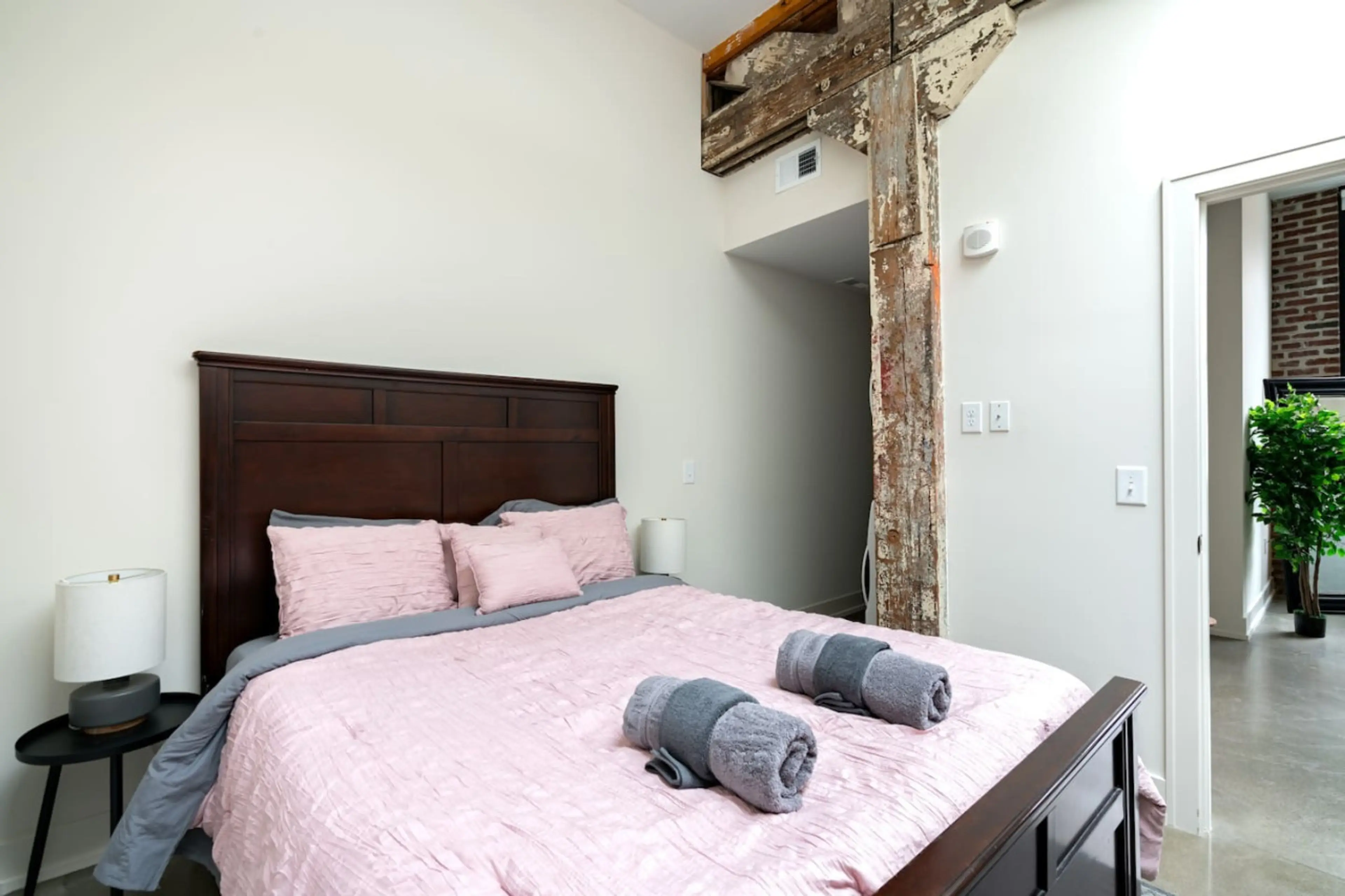 Mid Century Industrial Loft - Short North