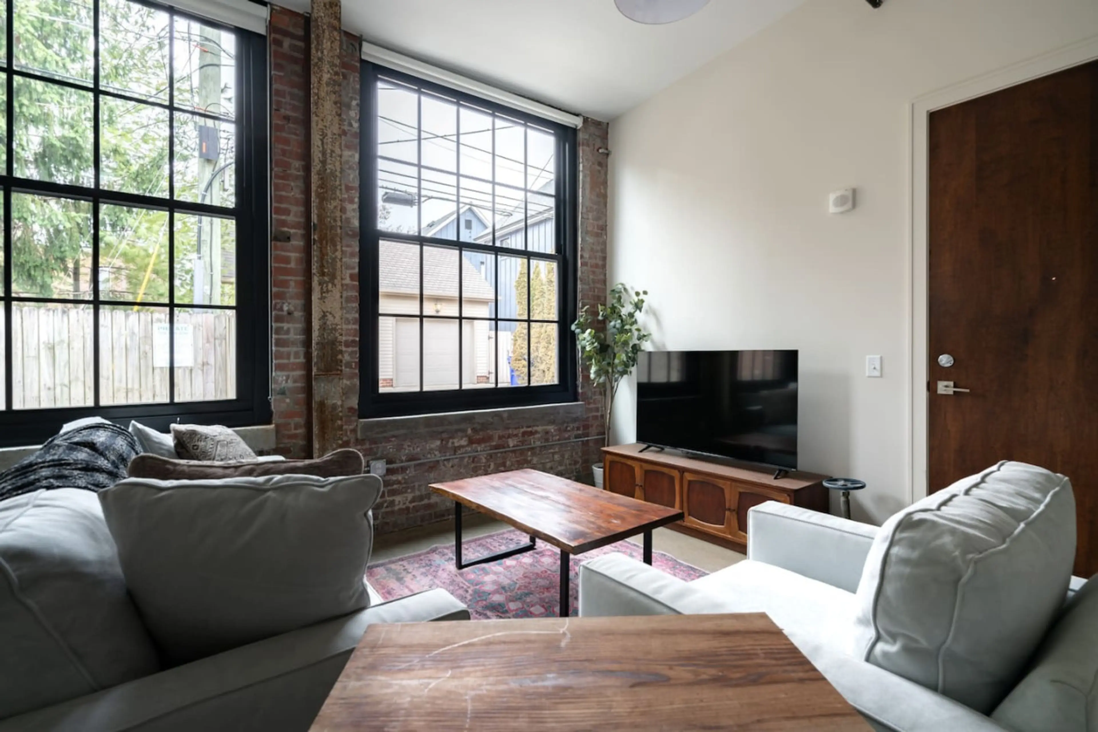 AUBERGE LOFTMAN 別注 Metis Travaille Mid Century Industrial Loft - Short North