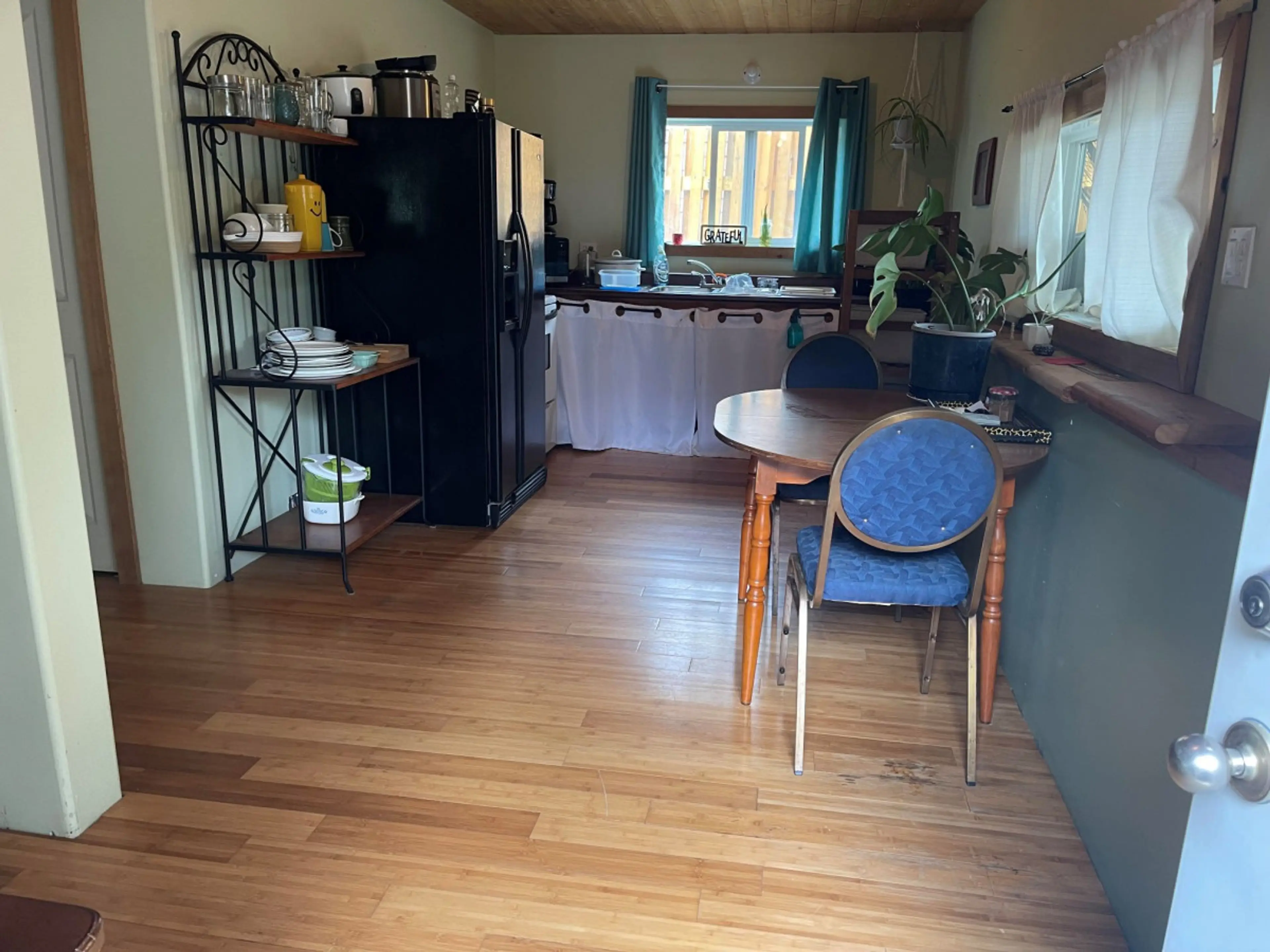 Full Kitchen with utensils