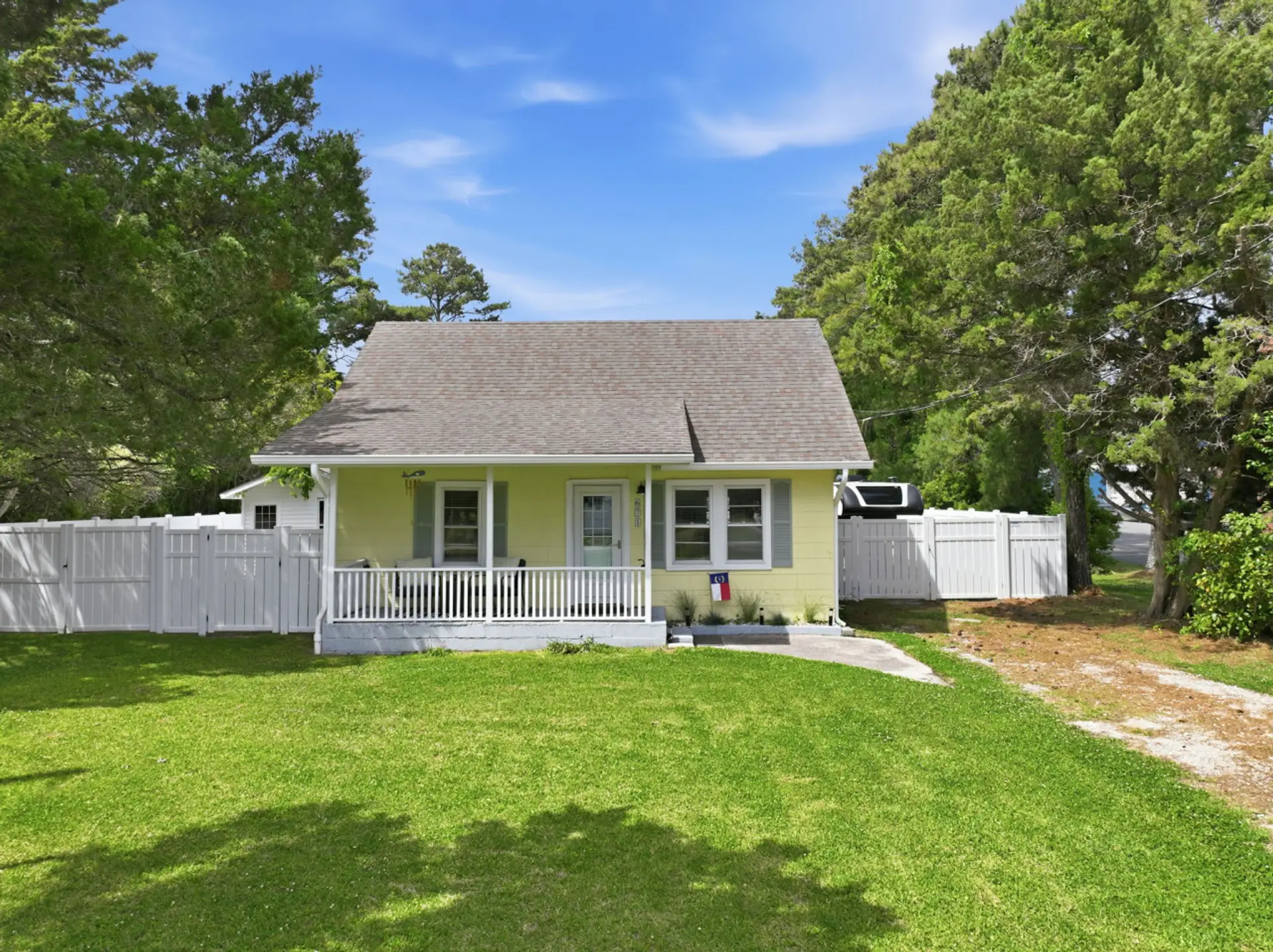 Charming Beaufort getaway with a welcoming porch and room to relax outdoors