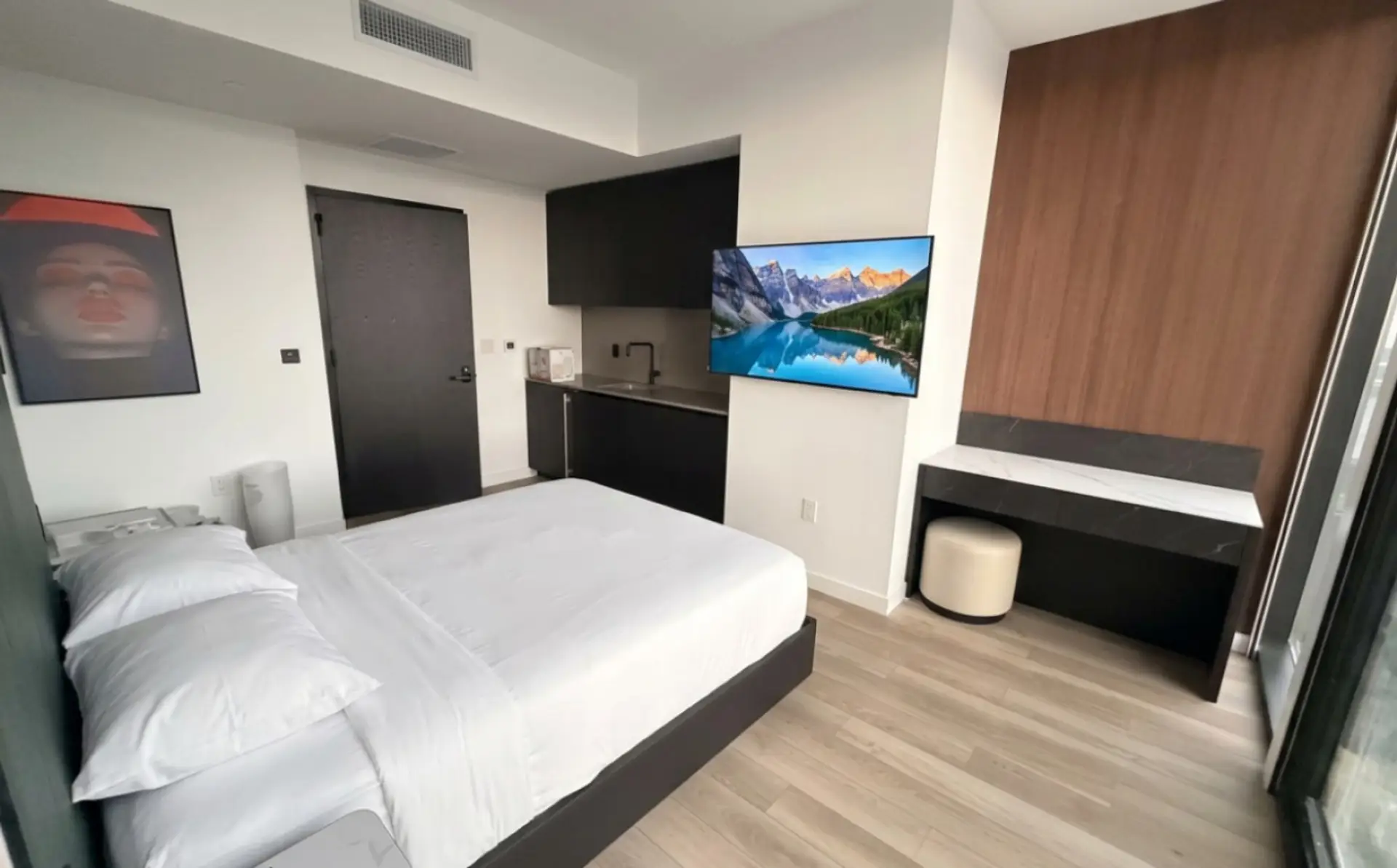 1 Living Area (4)