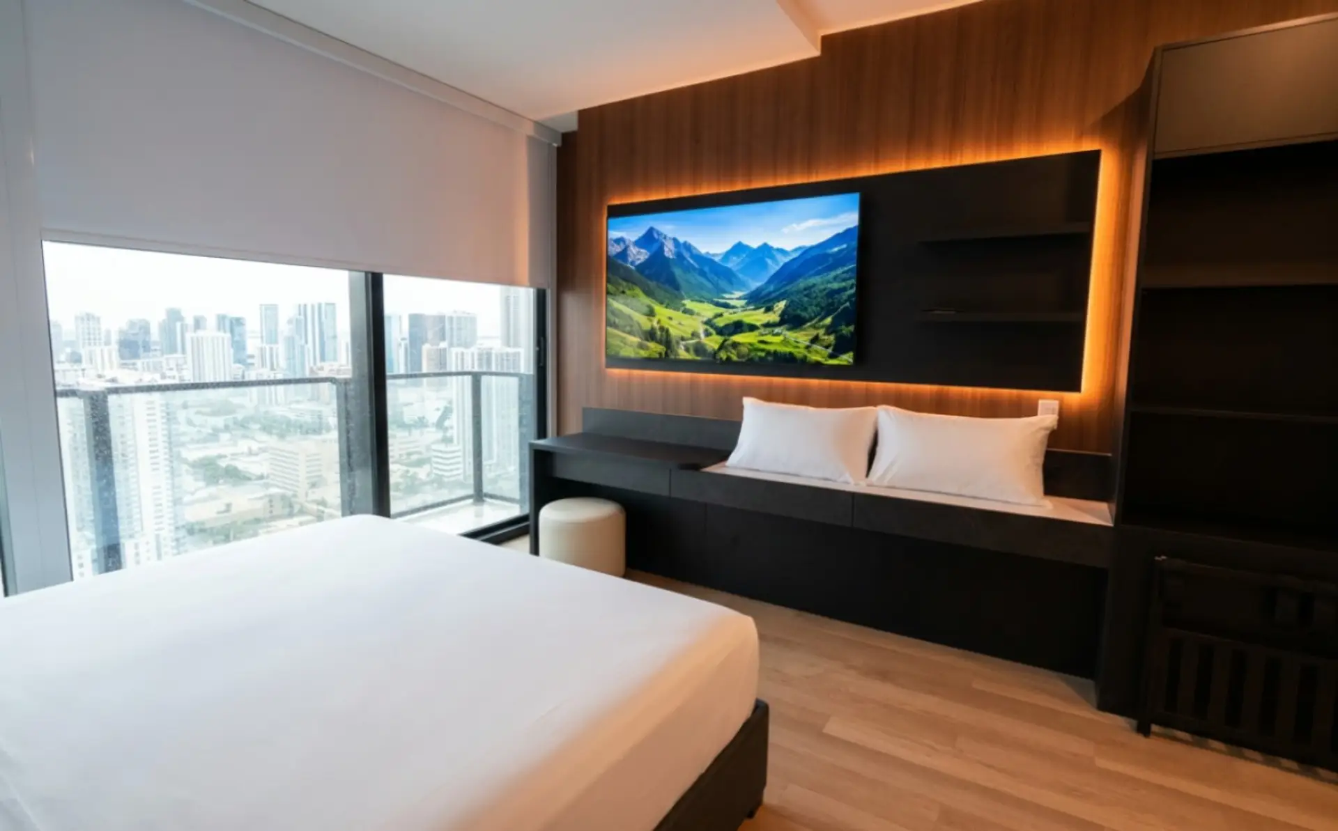 1 Living Area (2)