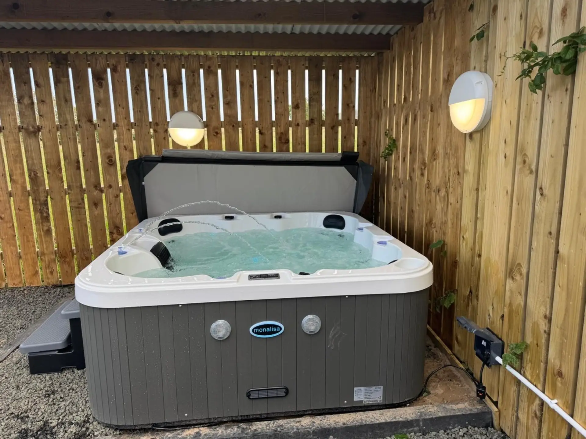 HotTub Farm House