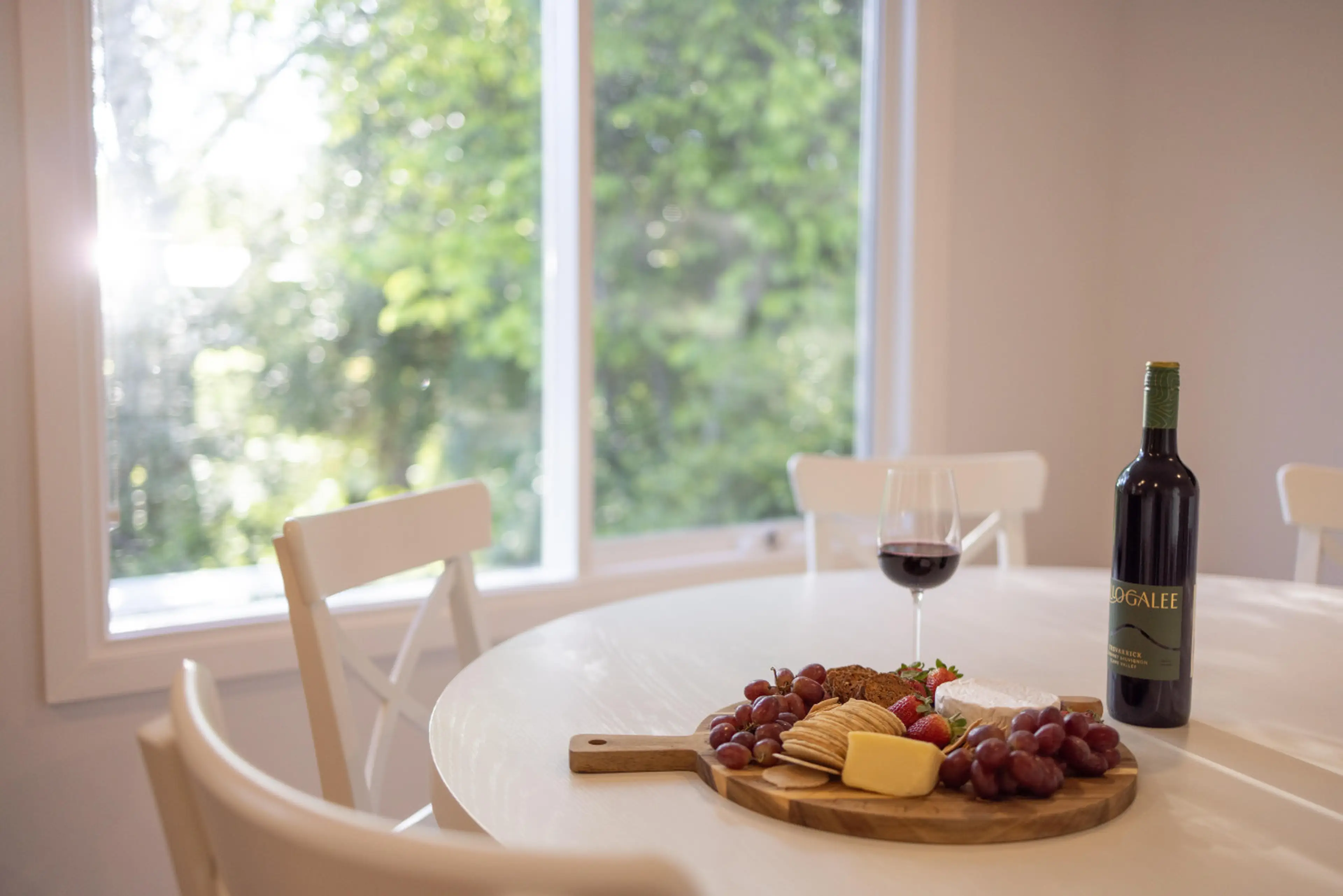 Enjoy local food, wine and shared moments in our thoughtfully renovated cottage