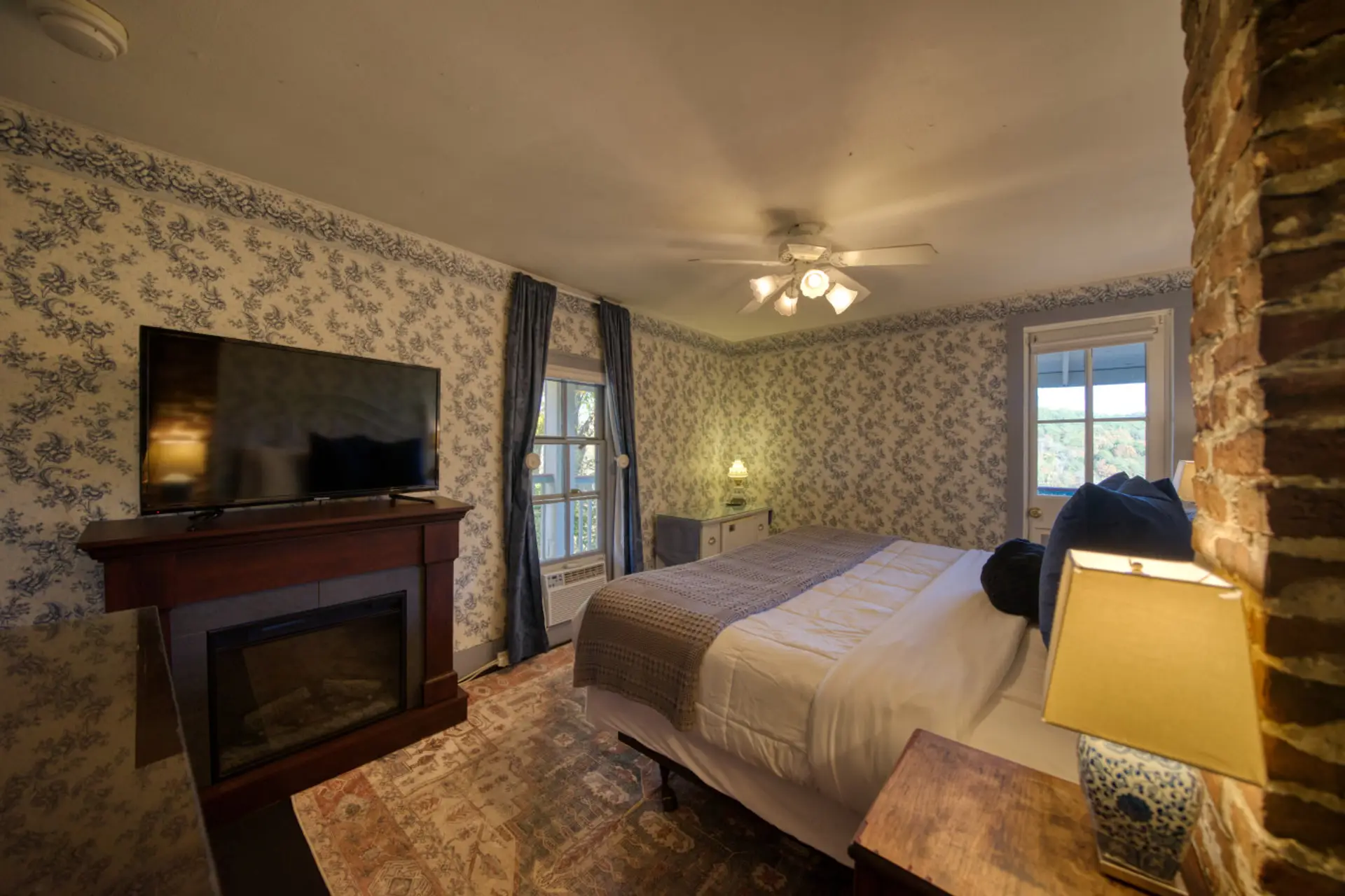 King Bed
