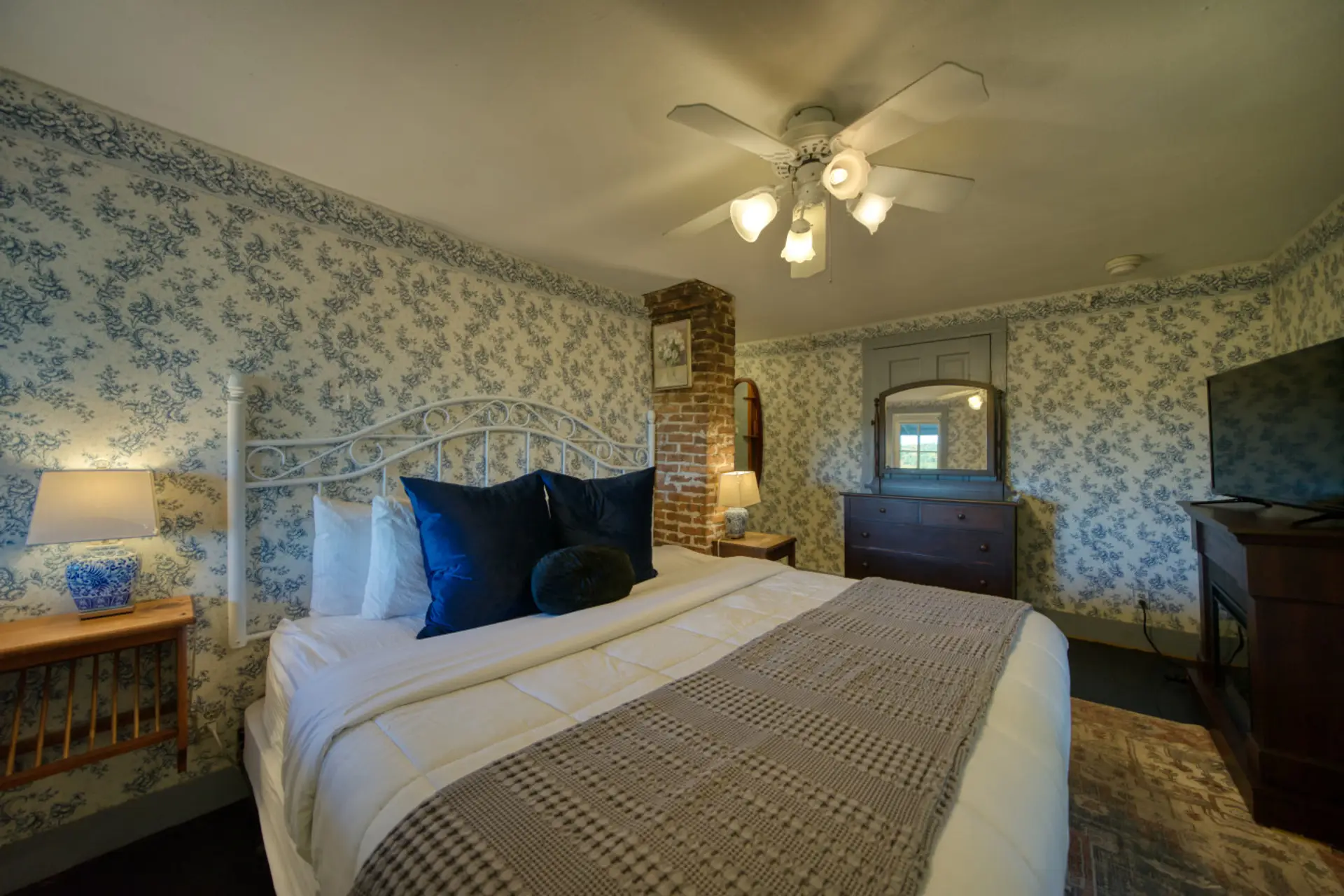 King Bed