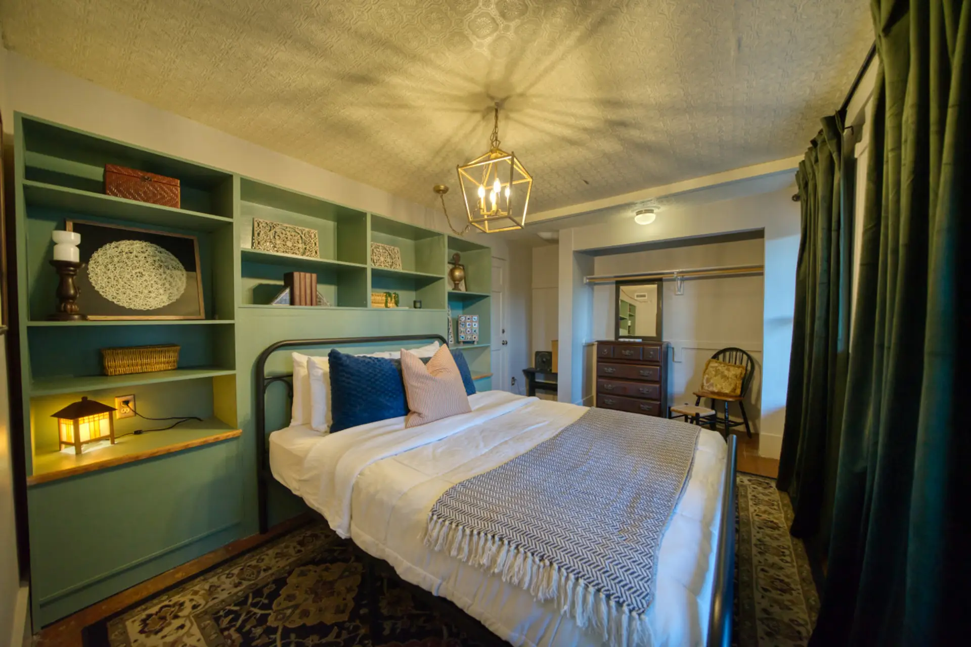 Queen Bed