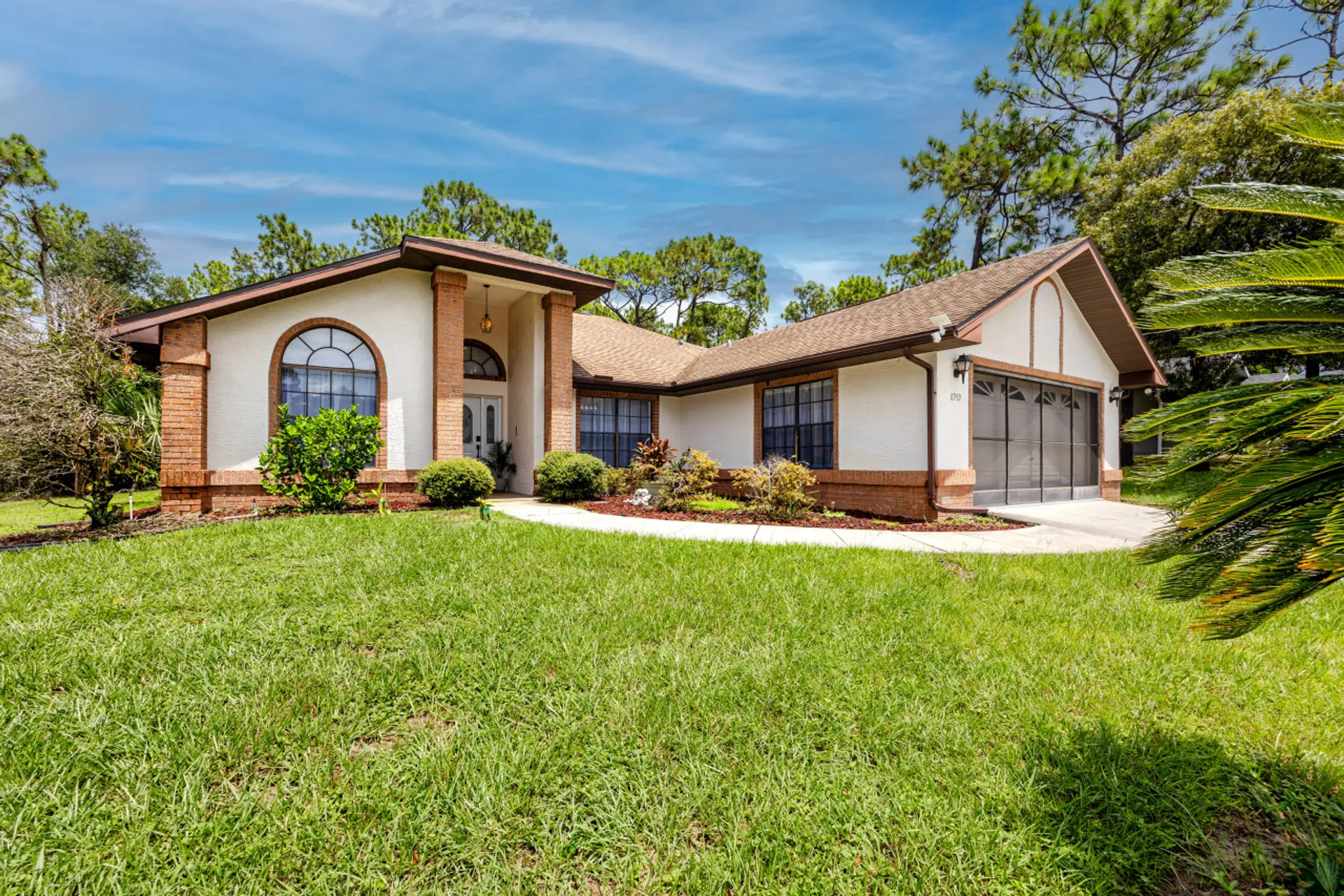 Well-manicured, quiet neighborhood (front of house)