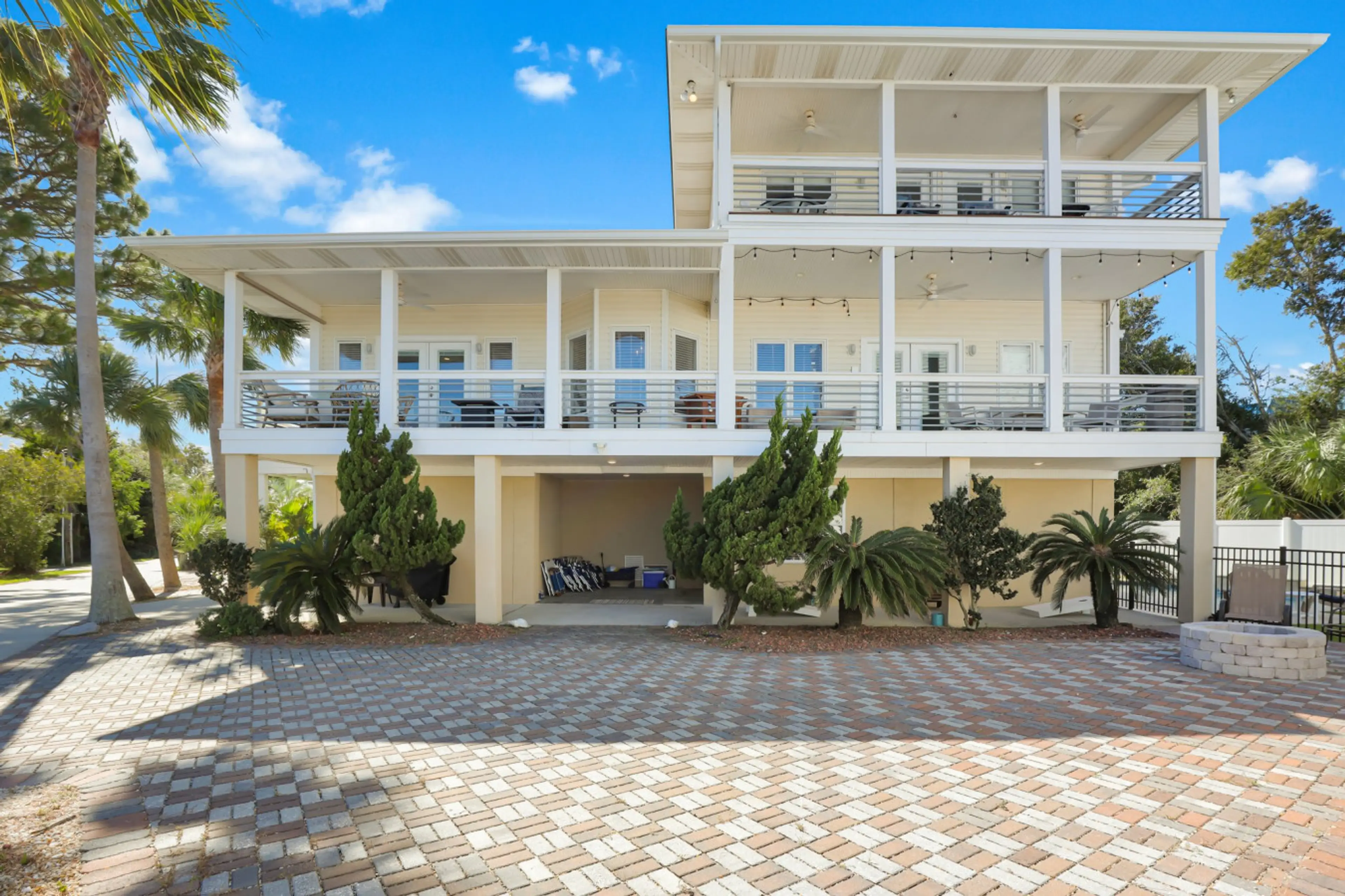 Front Entrance to Sunset Bay