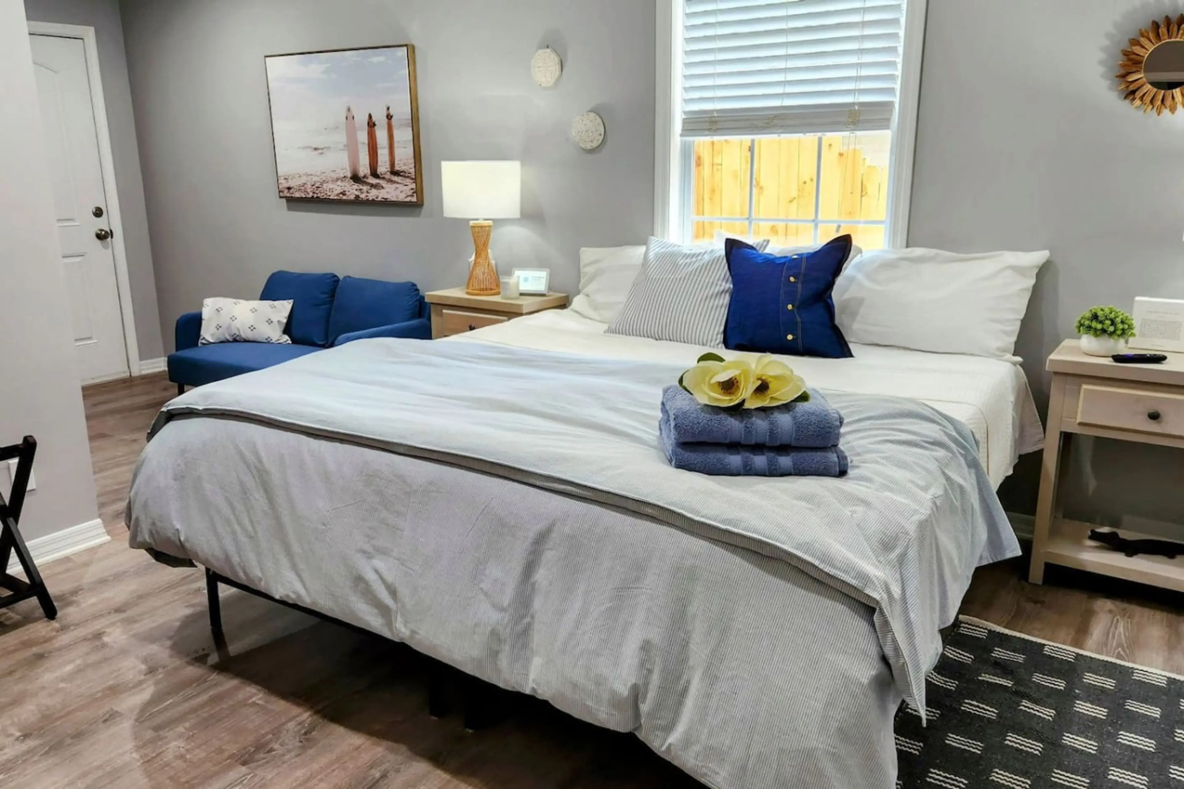 The Rye - King cool memory foam mattress with luxury quality linens and pillows you won't want to leave.   En suite bathroom, private access to rear deck, closet built ins & Roku TV