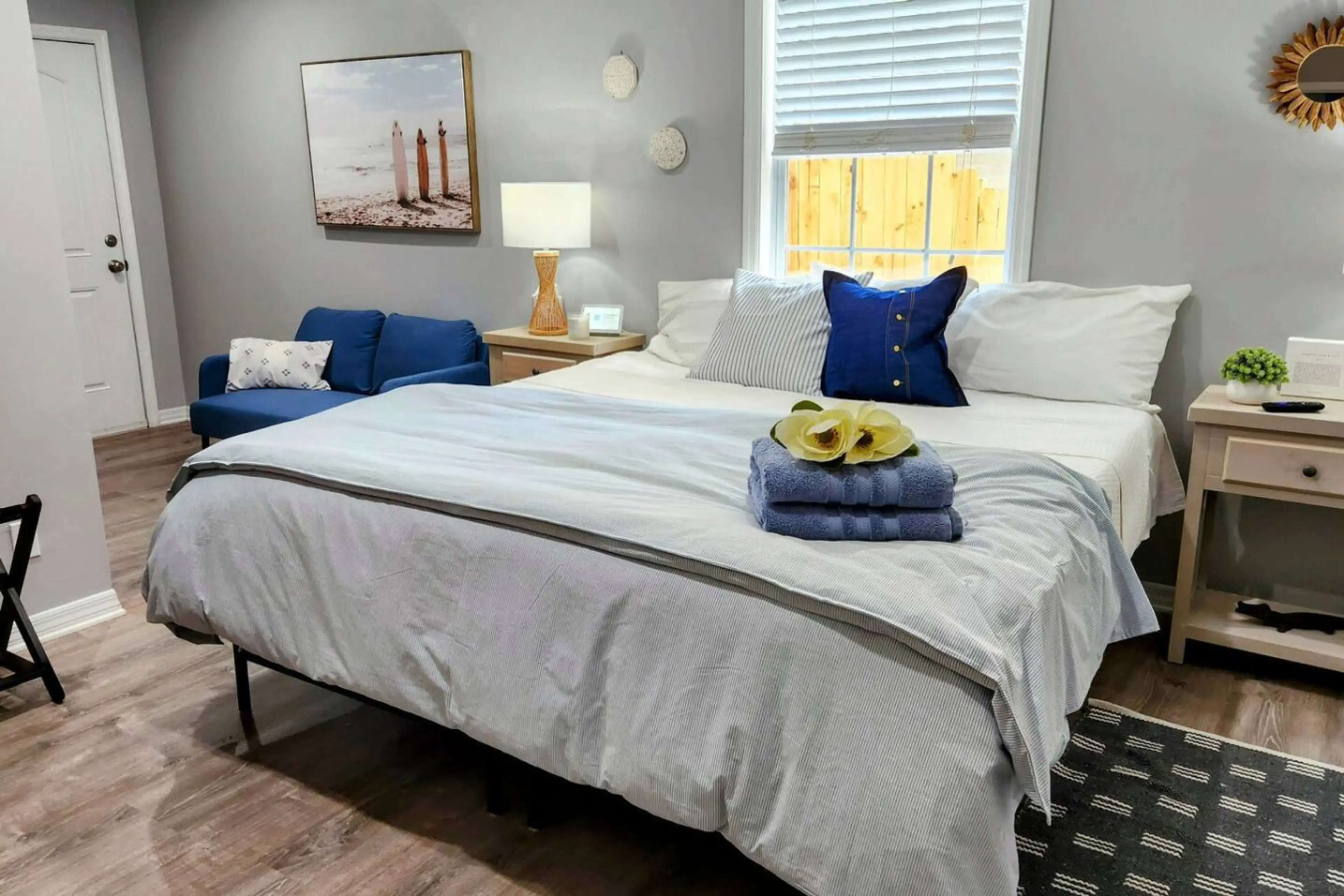 The Rye - King cool memory foam mattress with luxury quality linens and pillows you won't want to leave.   En suite bathroom, private access to rear deck, closet built ins & Roku TV