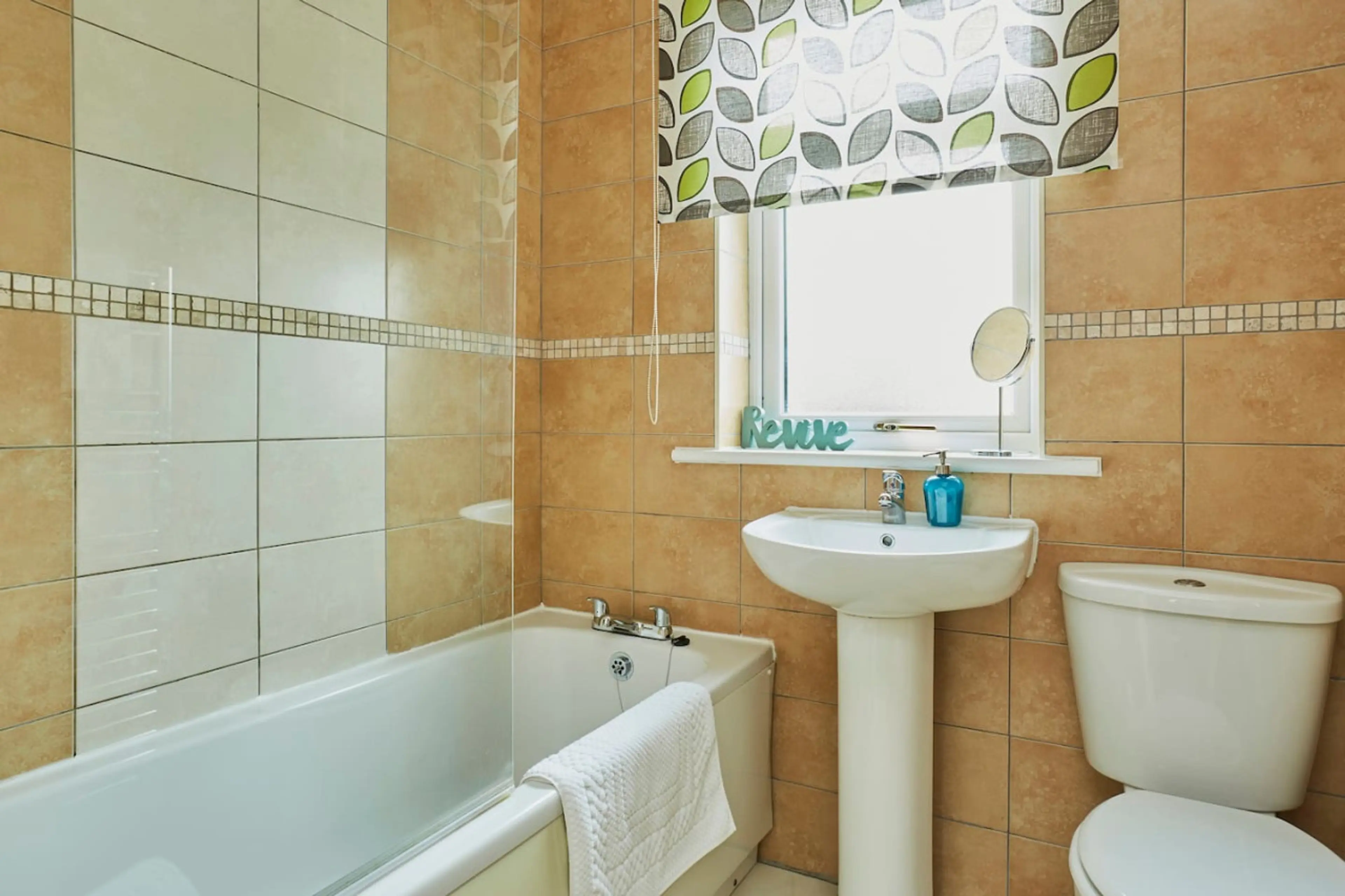 Brackenhill Lodge - Halifax | Garden, Parking, Pets OK - Image 12