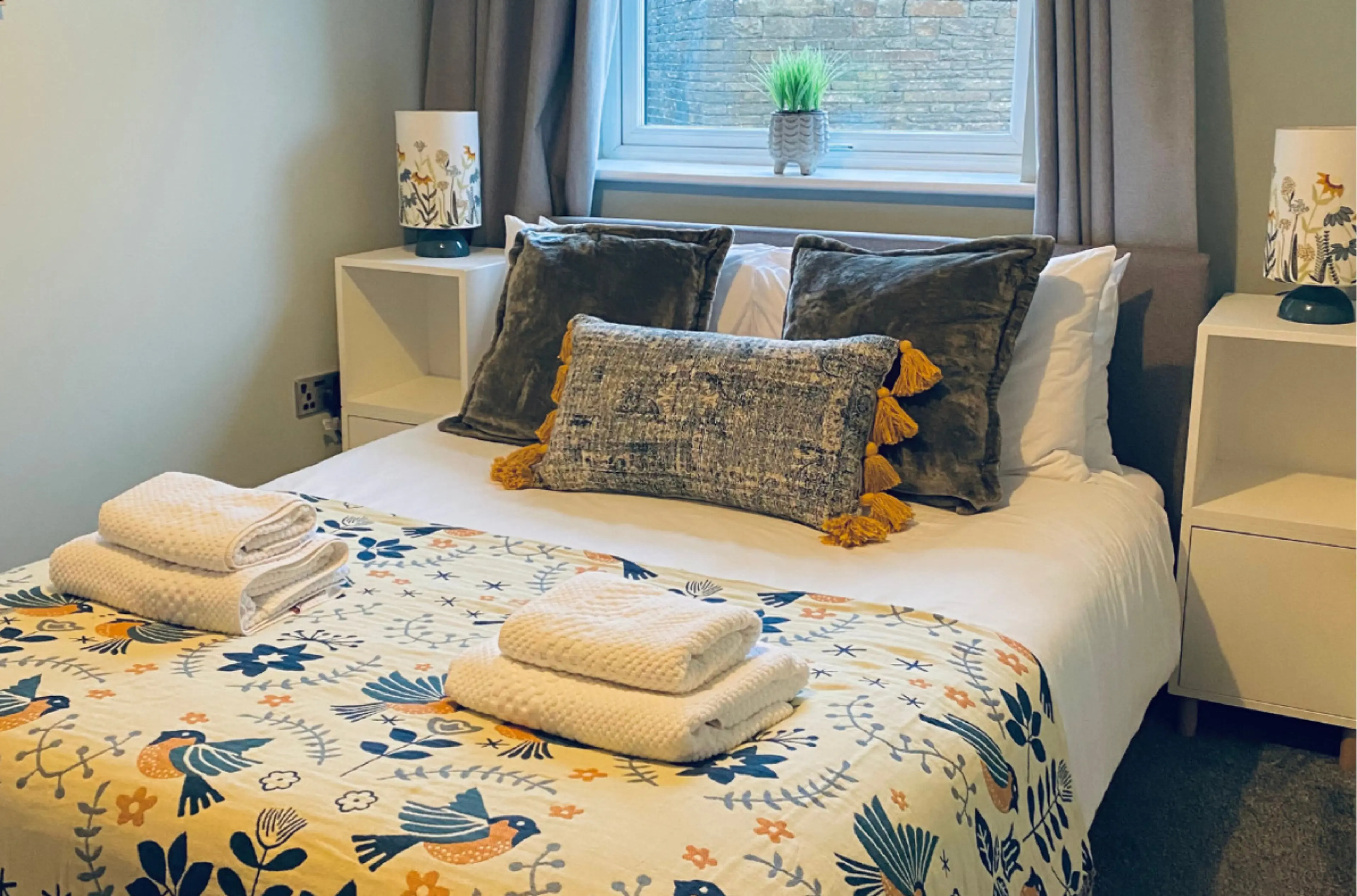 Brackenhill Lodge - Halifax | Garden, Parking, Pets OK - Image 3