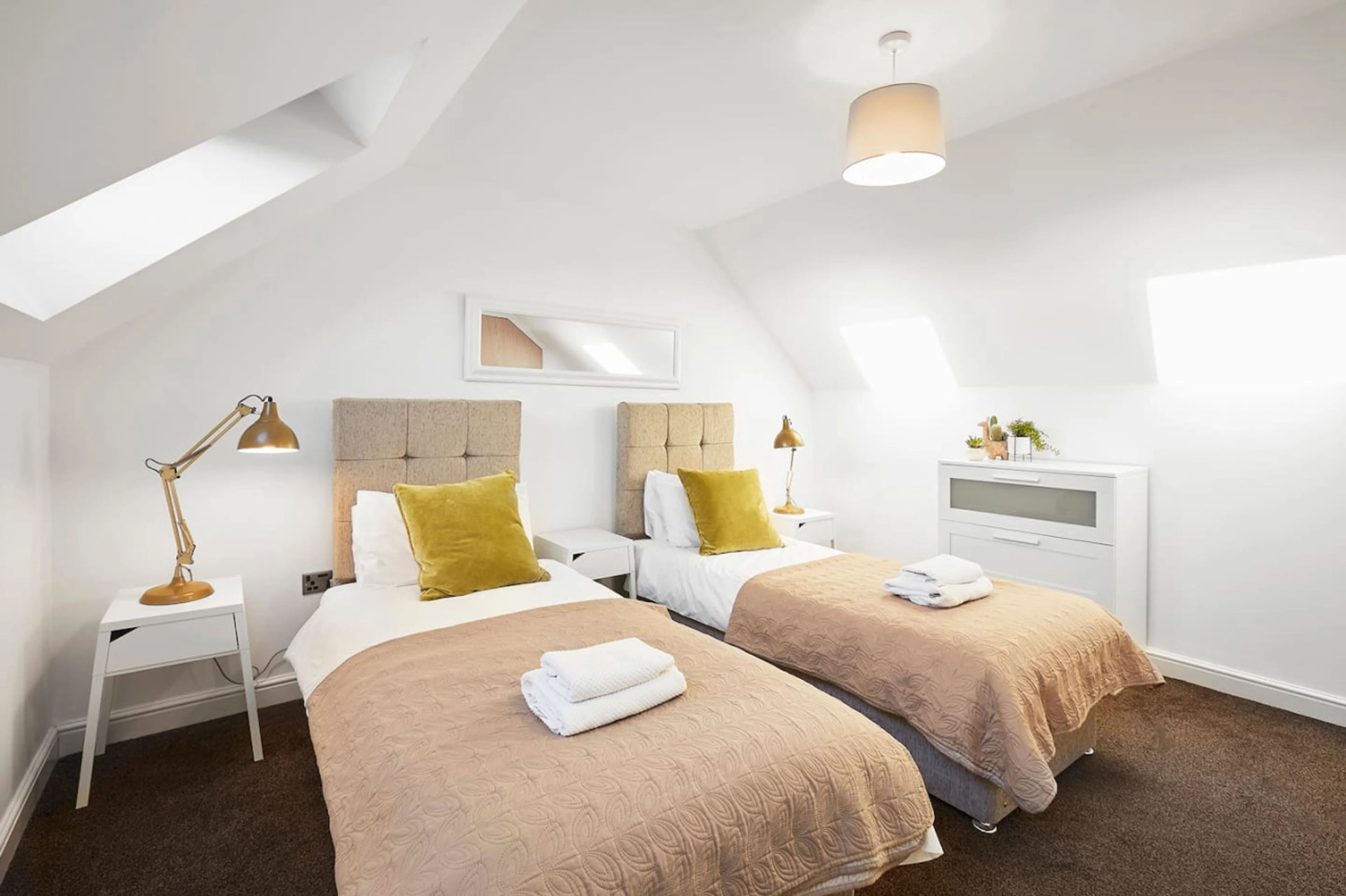 Ambler Thorn →Halifax 10mins | Family Friendly | Pets OK - View 2