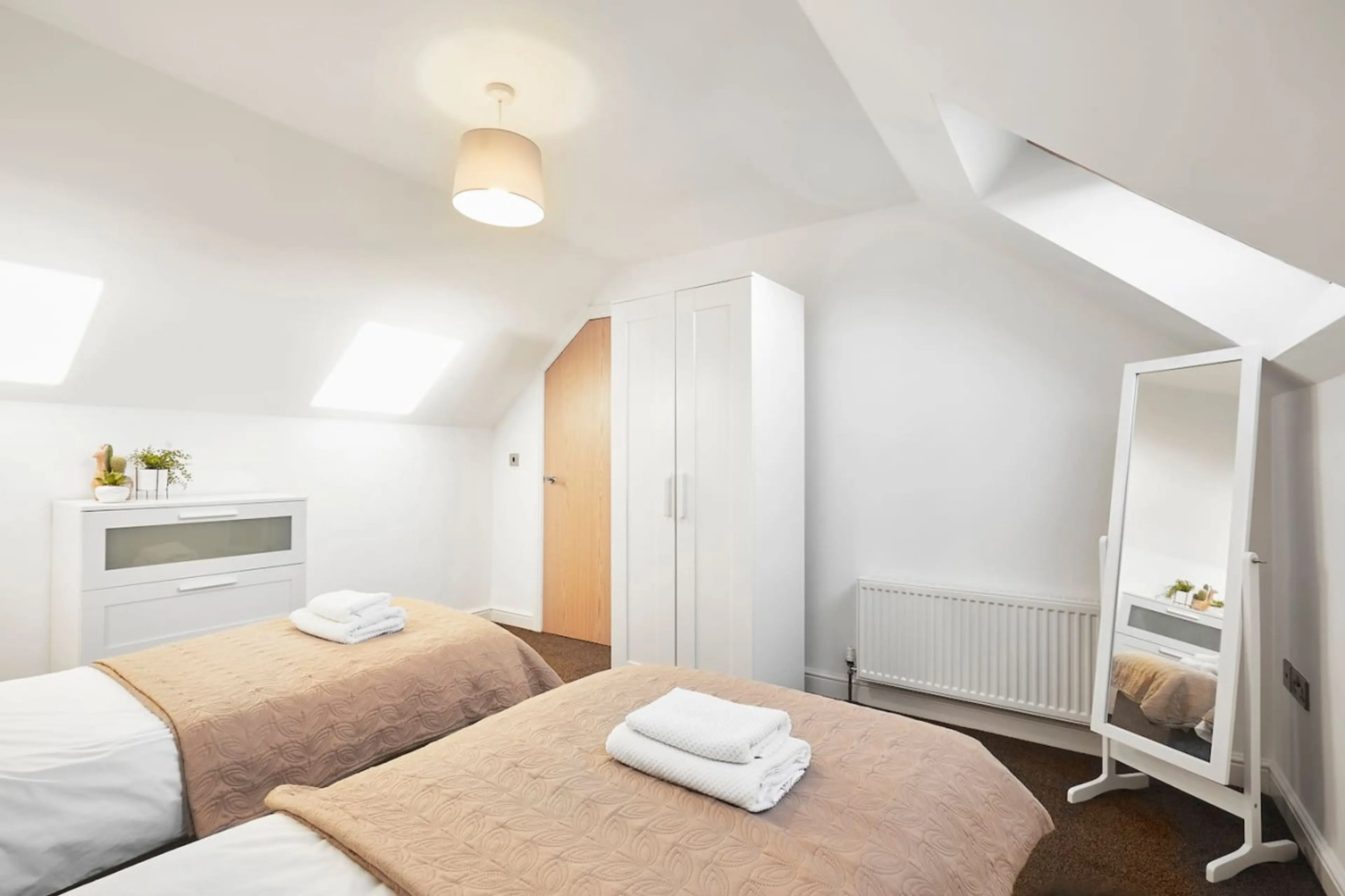 Ambler Thorn →Halifax 10mins | Family Friendly | Pets OK - Image 9