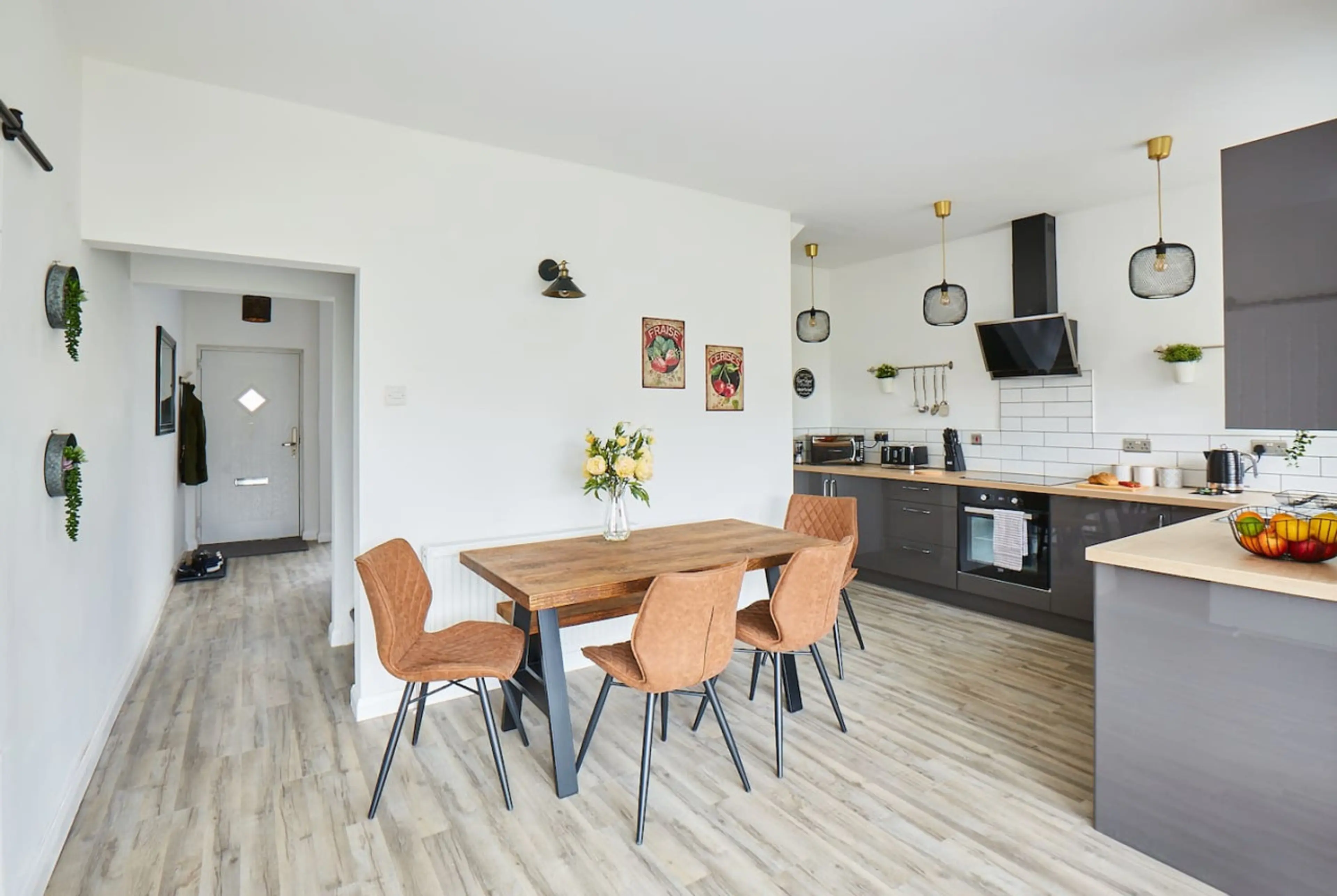 The Nook| Spacious Huddersfield Home close to M62 - Image 6