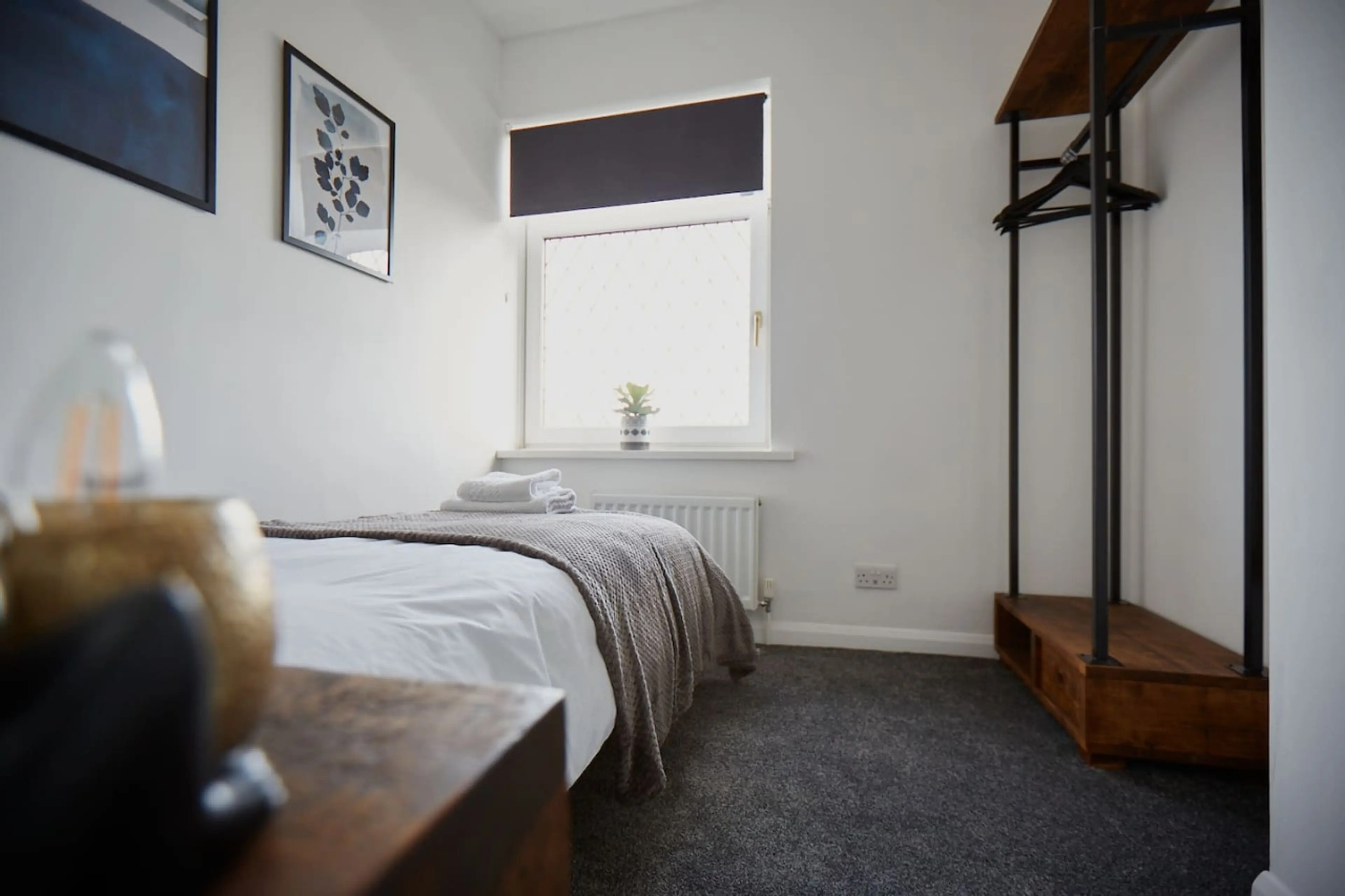 The Nook| Spacious Huddersfield Home close to M62 - Image 9