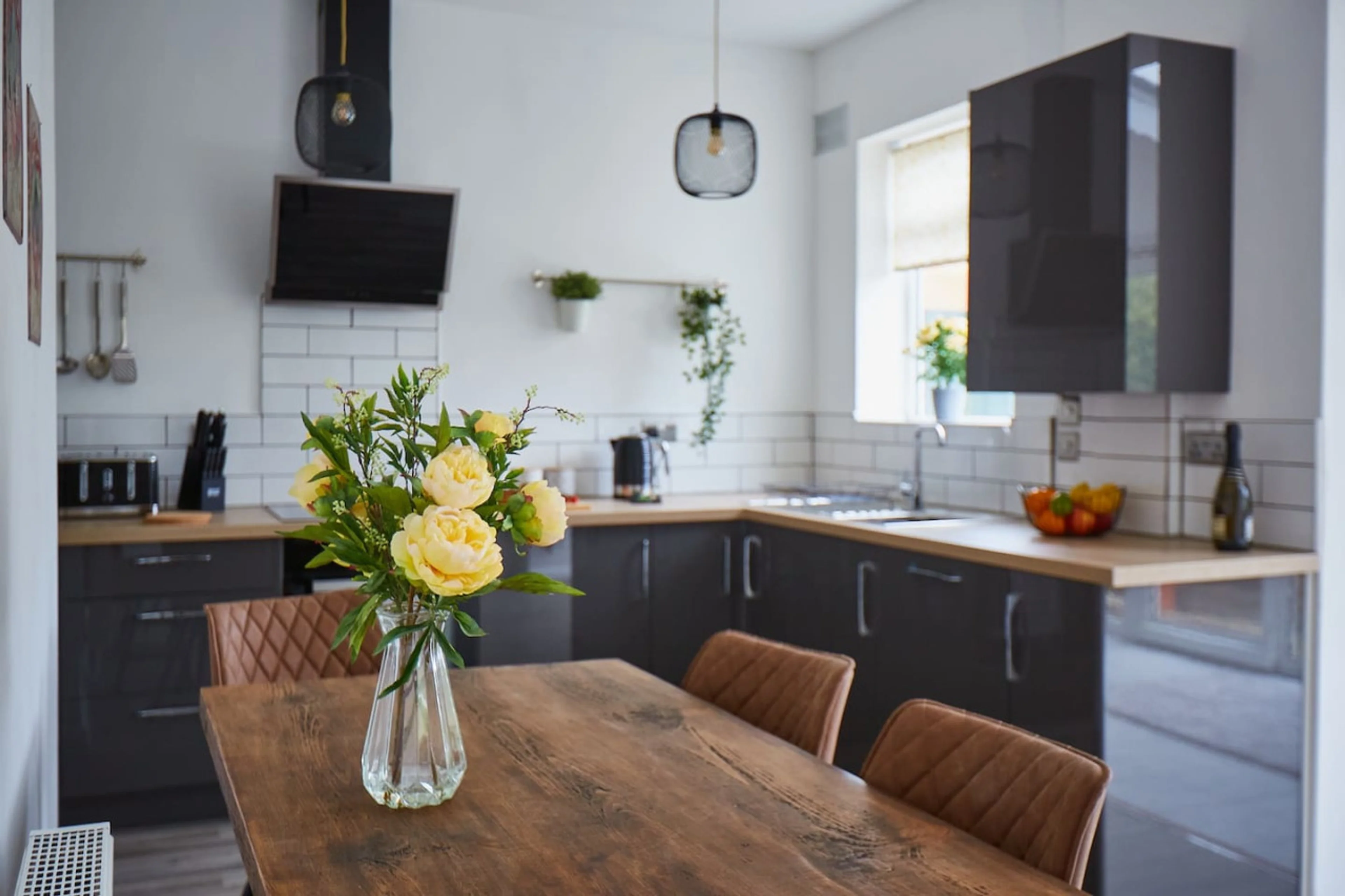 The Nook| Spacious Huddersfield Home close to M62 - View 4