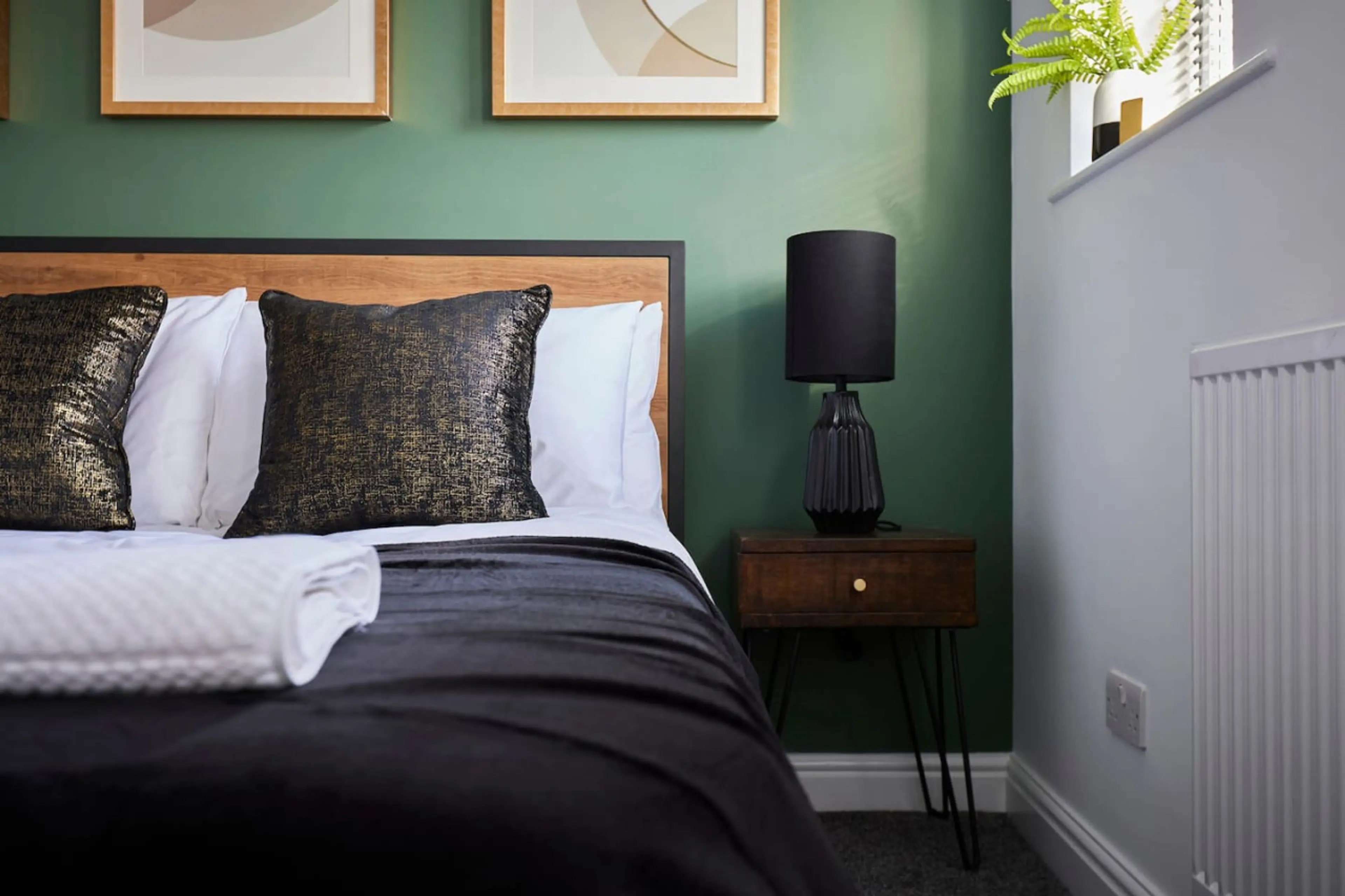 Stoney Lane | Charming Huddersfield Home with Garden - Image 6